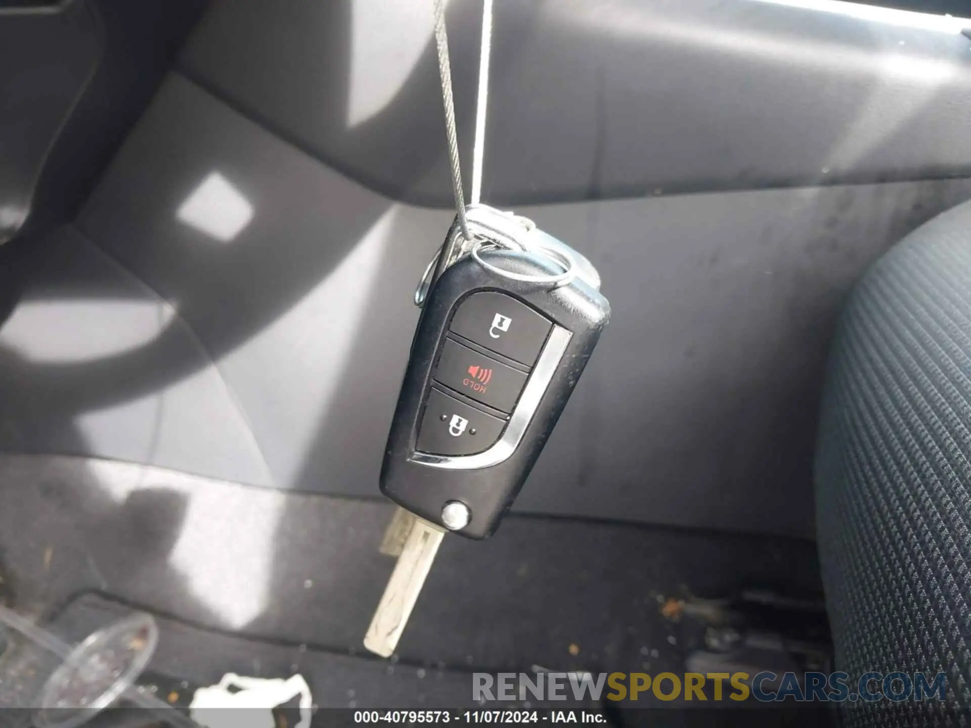 11 Photograph of a damaged car 2T3H1RFV0NW223536 TOYOTA RAV4 2022