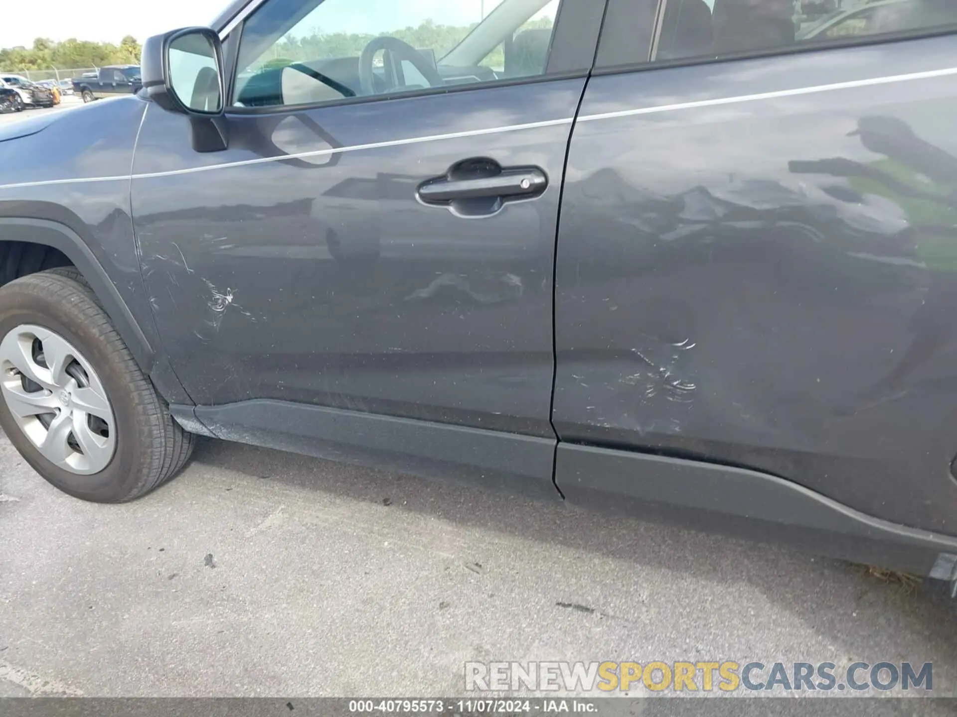 19 Photograph of a damaged car 2T3H1RFV0NW223536 TOYOTA RAV4 2022