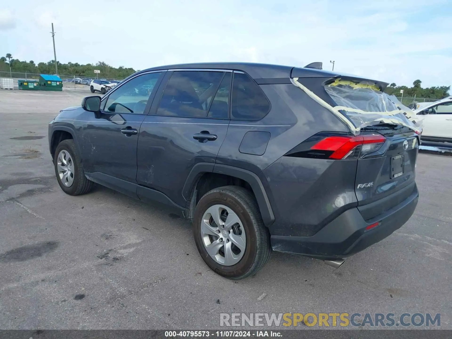3 Photograph of a damaged car 2T3H1RFV0NW223536 TOYOTA RAV4 2022