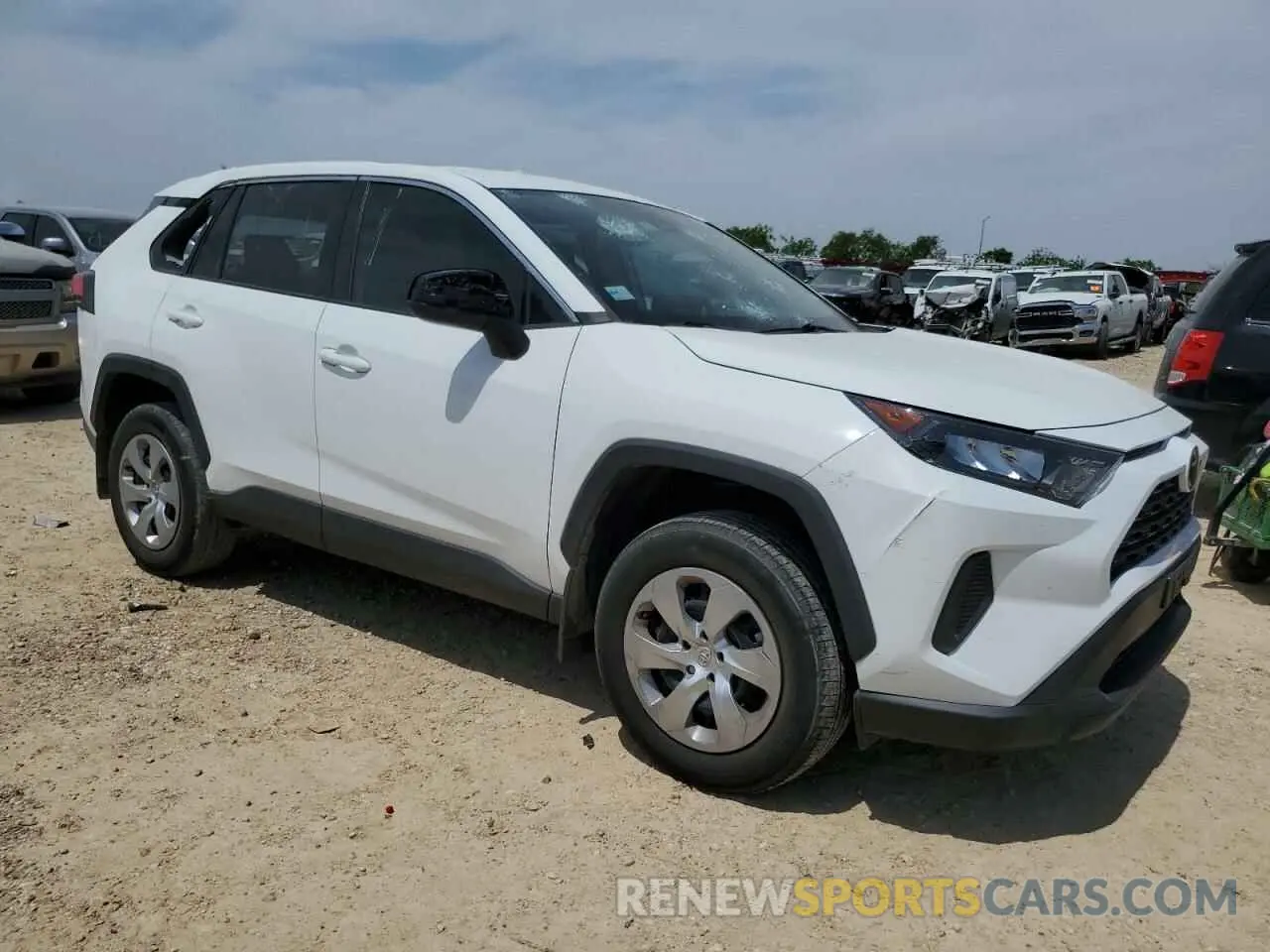 4 Photograph of a damaged car 2T3H1RFV1NW238112 TOYOTA RAV4 2022