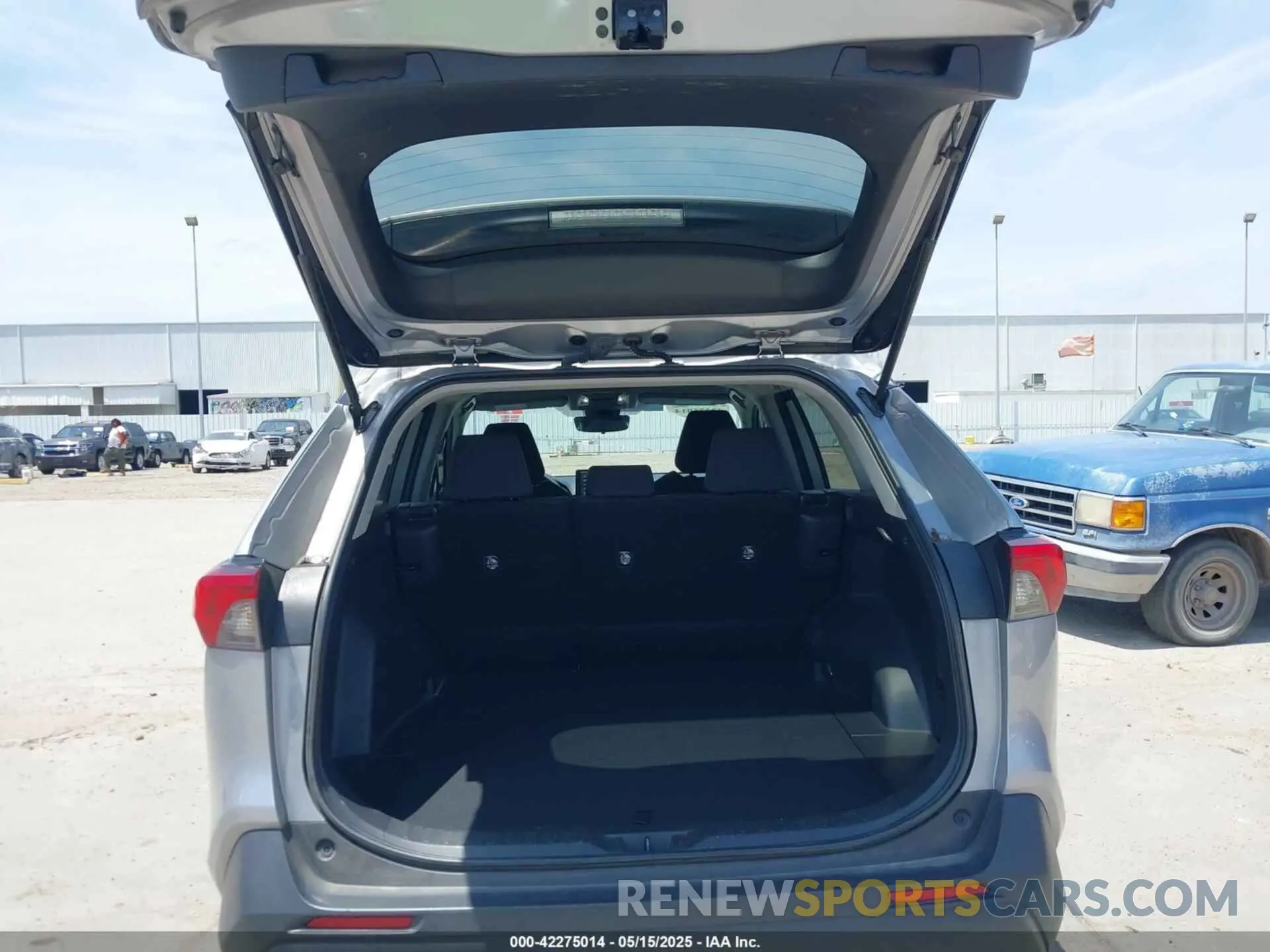 17 Фотография поврежденного автомобиля 2T3H1RFV2NC212569 TOYOTA RAV4 2022