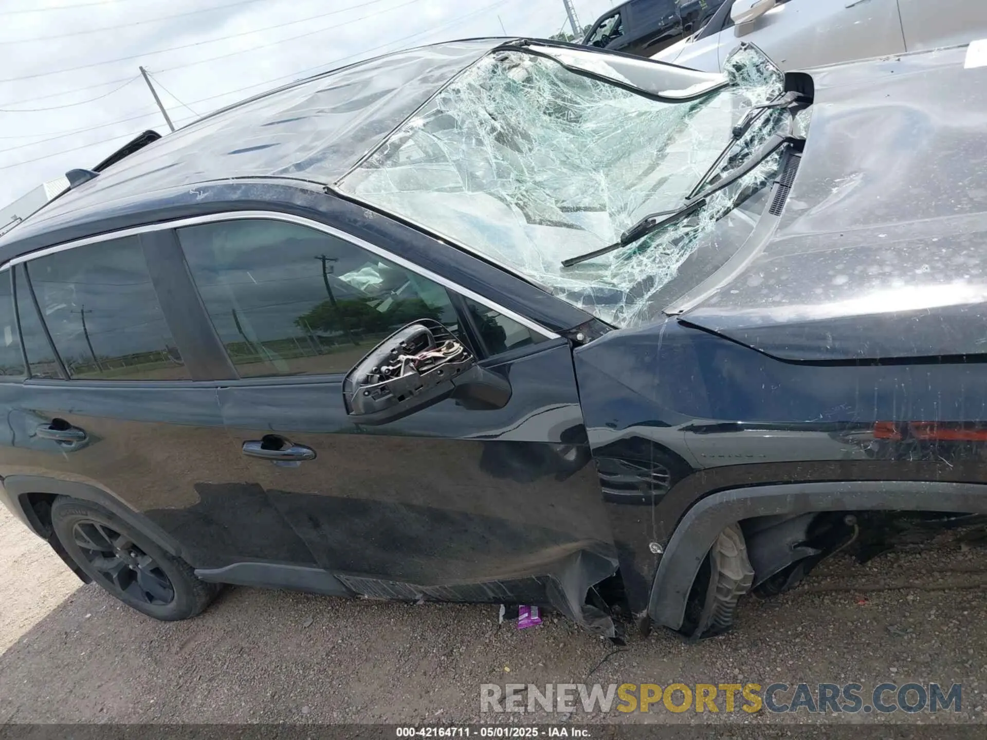 14 Photograph of a damaged car 2T3H1RFV3NW200543 TOYOTA RAV4 2022