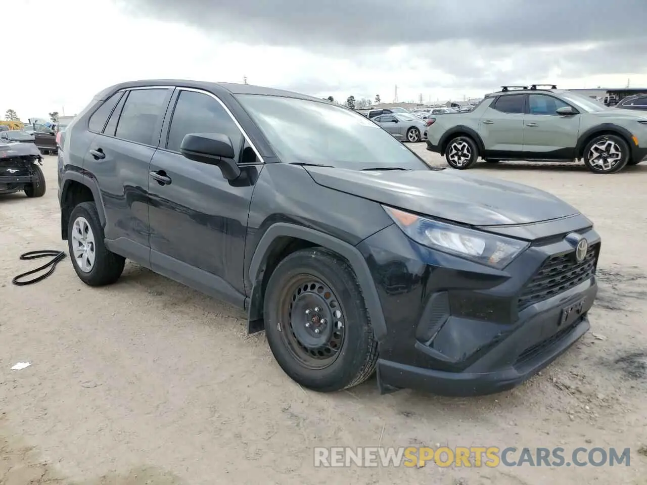 4 Photograph of a damaged car 2T3H1RFV3NW204513 TOYOTA RAV4 2022