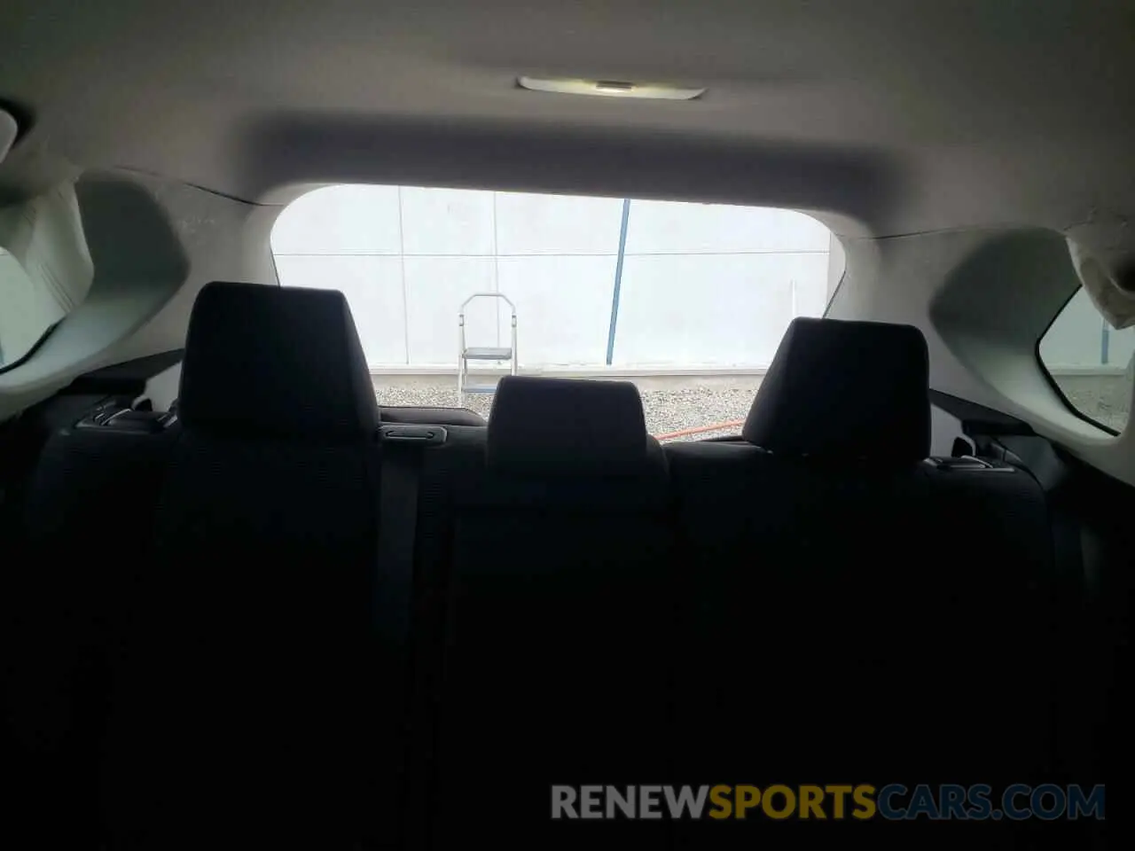 10 Photograph of a damaged car 2T3H1RFV4NC182877 TOYOTA RAV4 2022