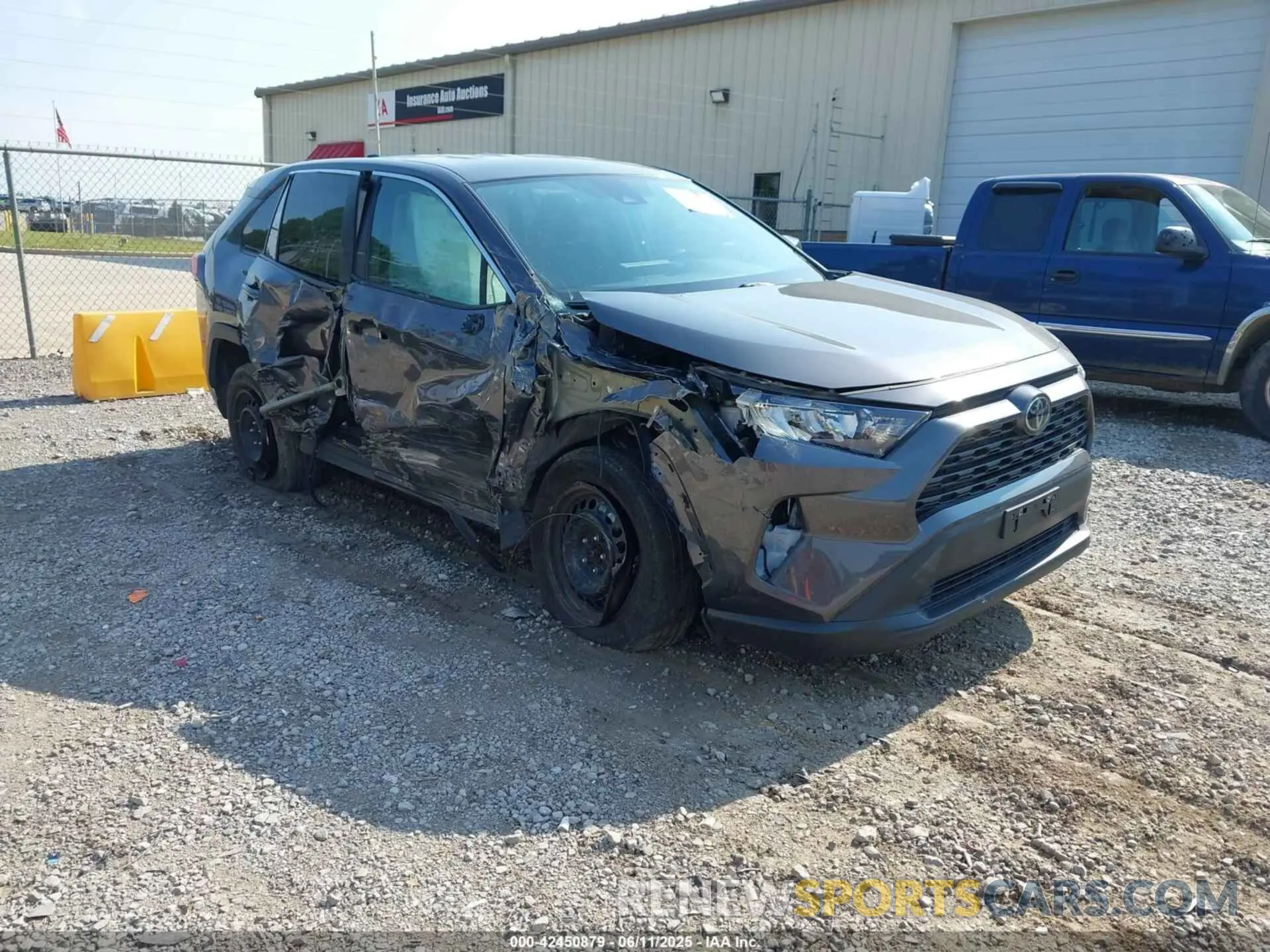 1 Photograph of a damaged car 2T3H1RFV5NW200463 TOYOTA RAV4 2022