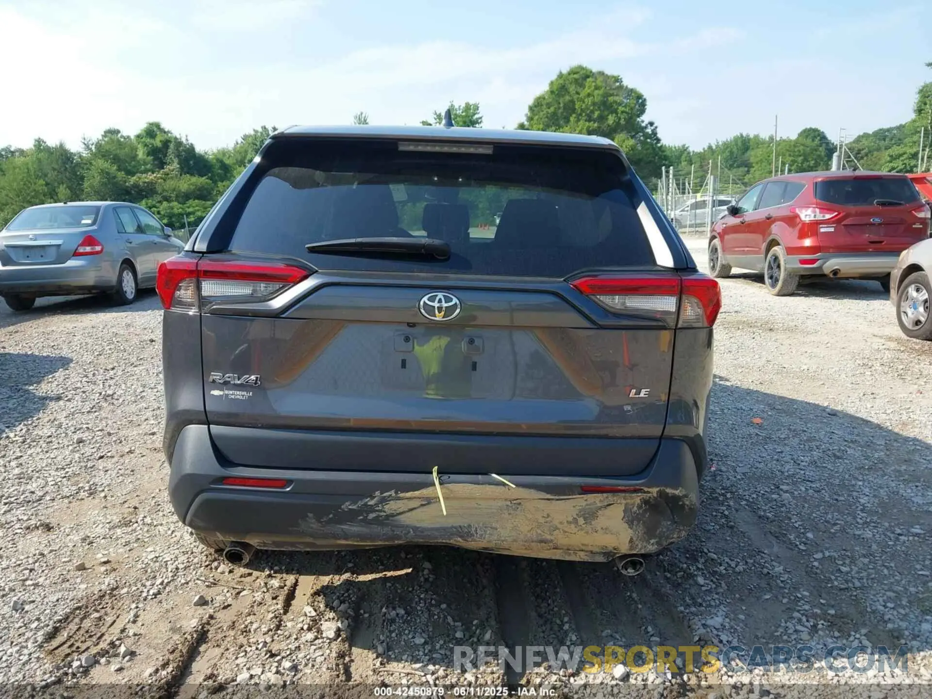 16 Photograph of a damaged car 2T3H1RFV5NW200463 TOYOTA RAV4 2022