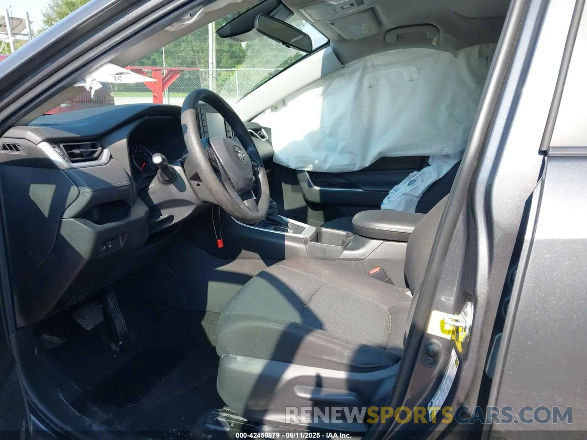 5 Photograph of a damaged car 2T3H1RFV5NW200463 TOYOTA RAV4 2022