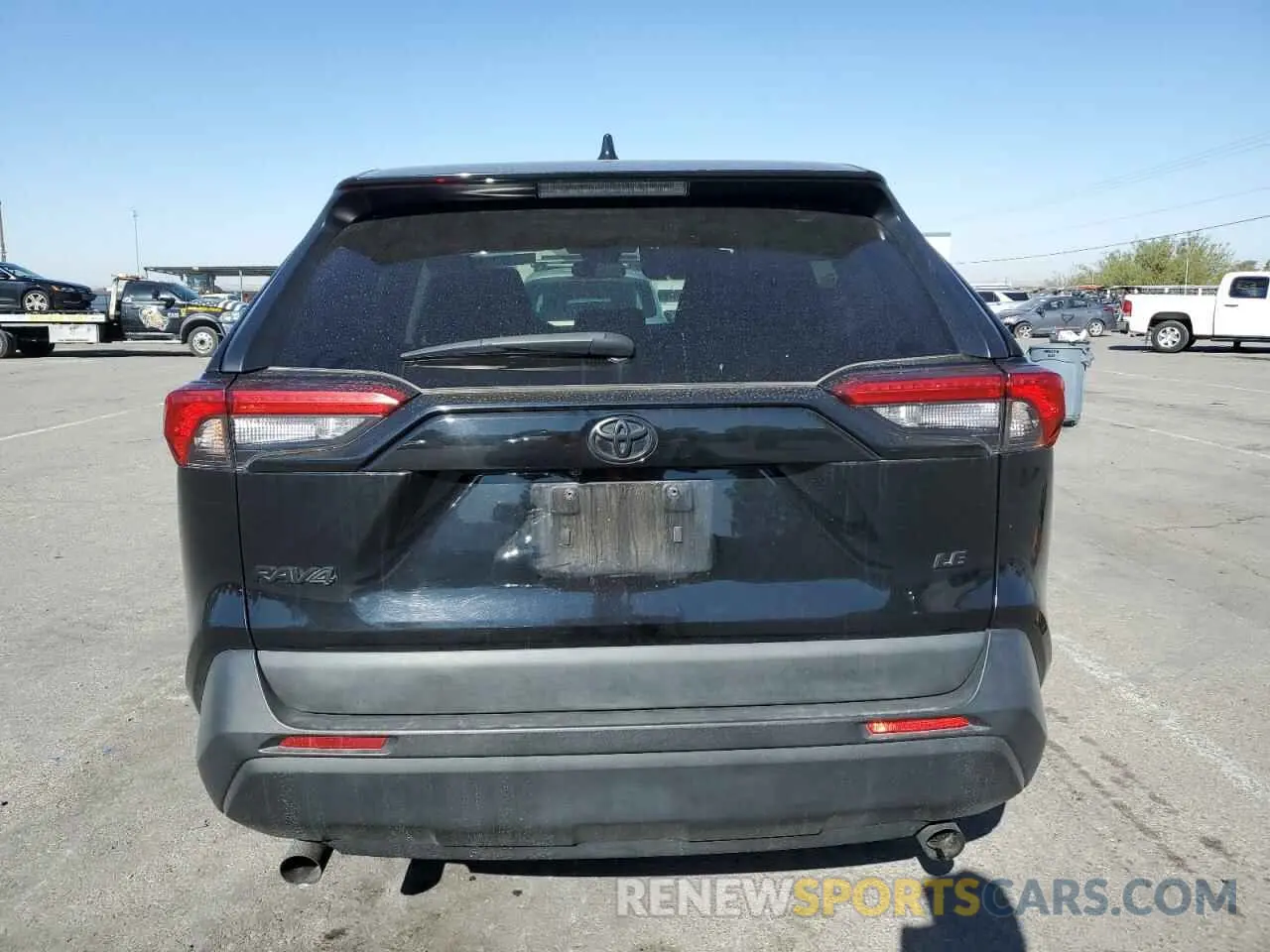 6 Photograph of a damaged car 2T3H1RFV5NW204772 TOYOTA RAV4 2022