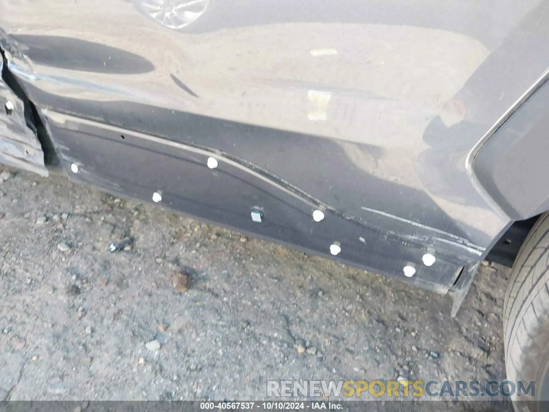 17 Photograph of a damaged car 2T3H1RFV6NW224075 TOYOTA RAV4 2022