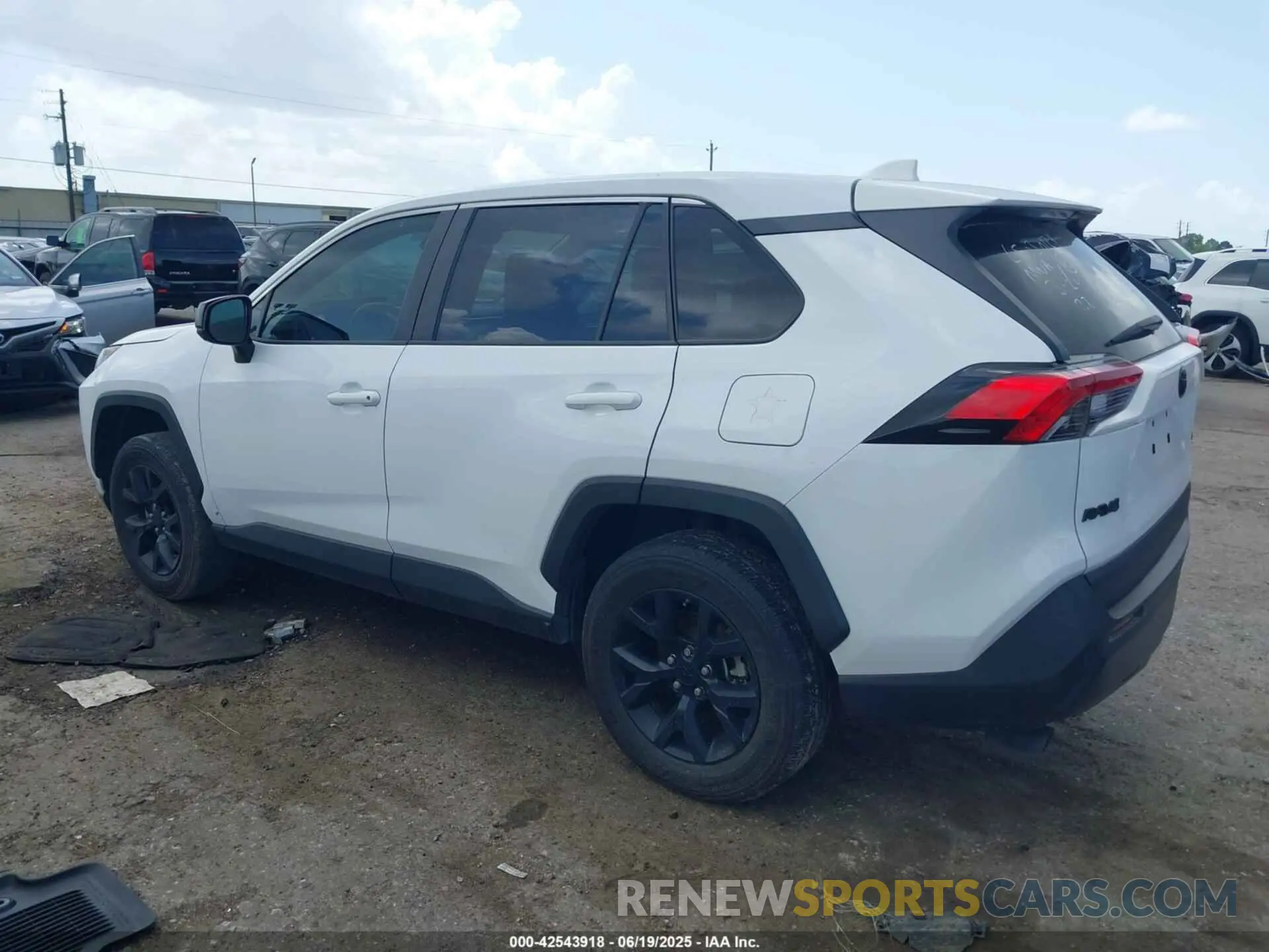 3 Photograph of a damaged car 2T3H1RFV7NW232492 TOYOTA RAV4 2022