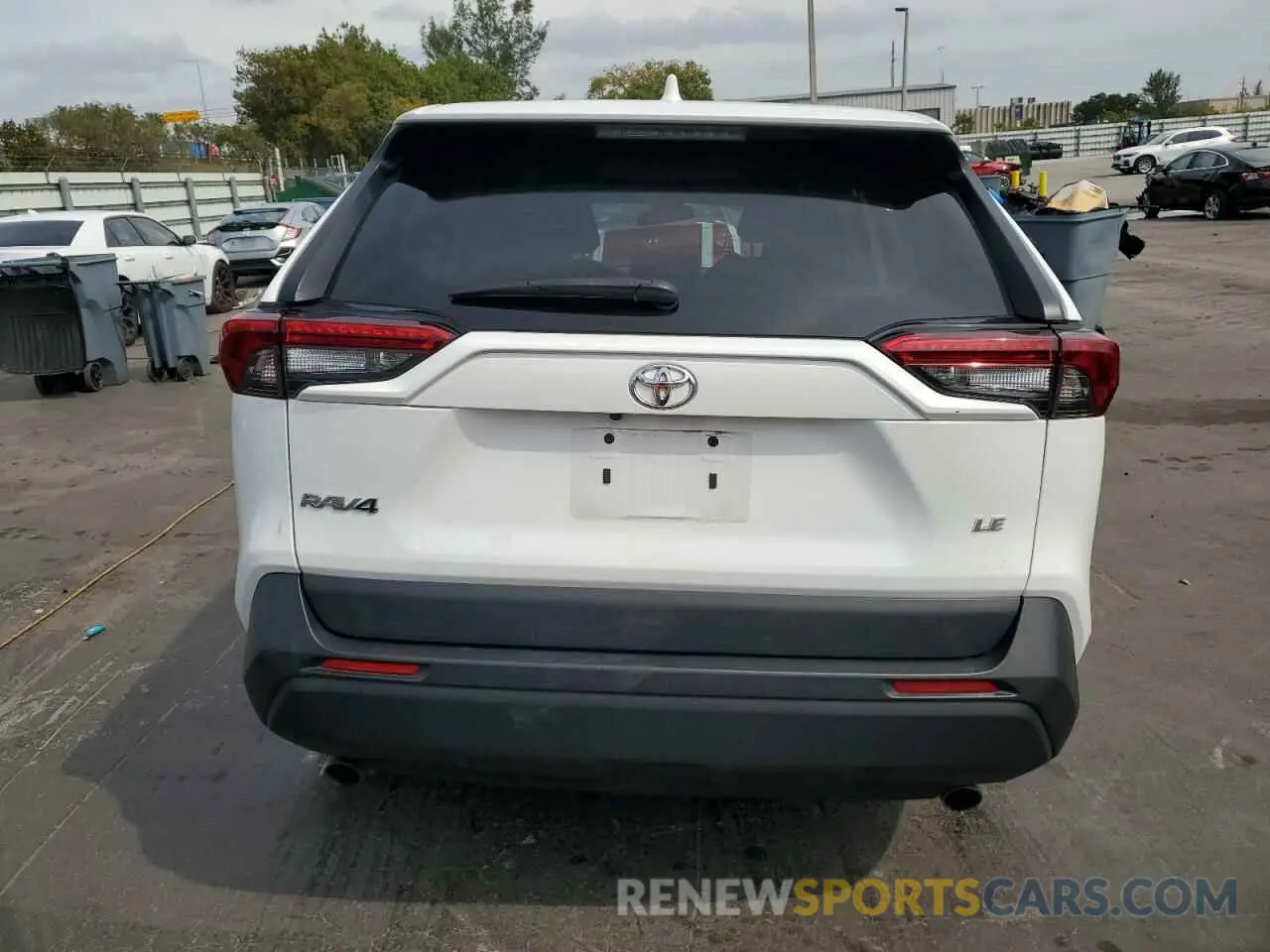 6 Photograph of a damaged car 2T3H1RFV9NC184852 TOYOTA RAV4 2022