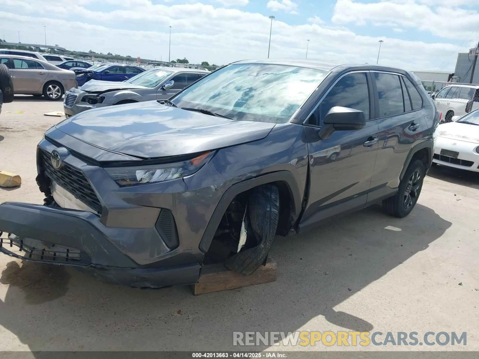 2 Photograph of a damaged car 2T3H1RFV9NC189145 TOYOTA RAV4 2022