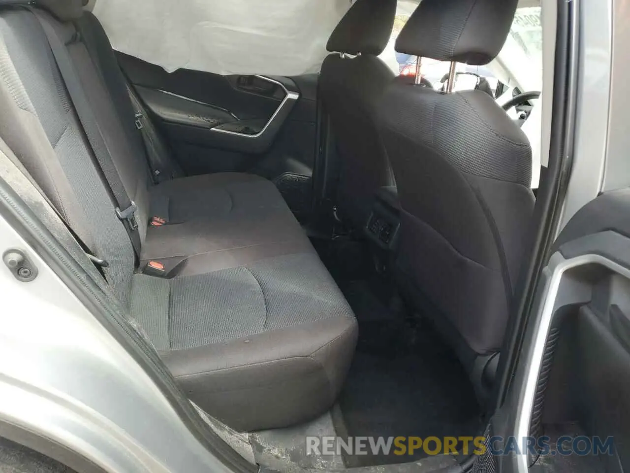 10 Photograph of a damaged car 2T3H1RFV9NW187846 TOYOTA RAV4 2022