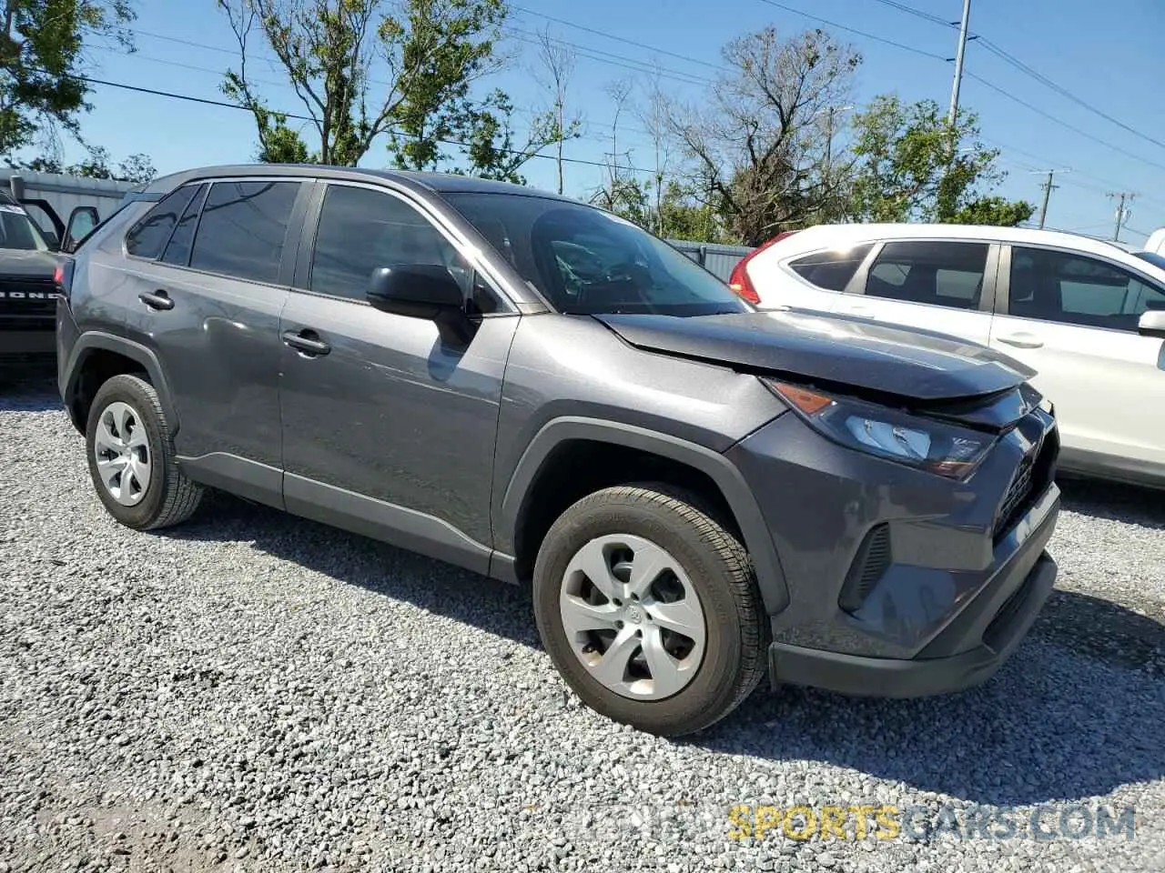 4 Photograph of a damaged car 2T3H1RFVXNC196024 TOYOTA RAV4 2022