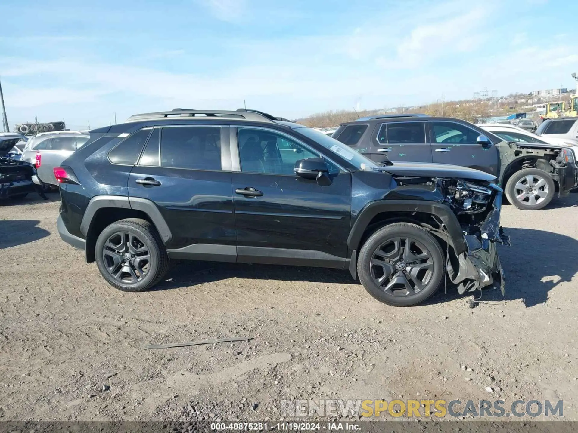 13 Photograph of a damaged car 2T3J1RFV2NW260377 TOYOTA RAV4 2022