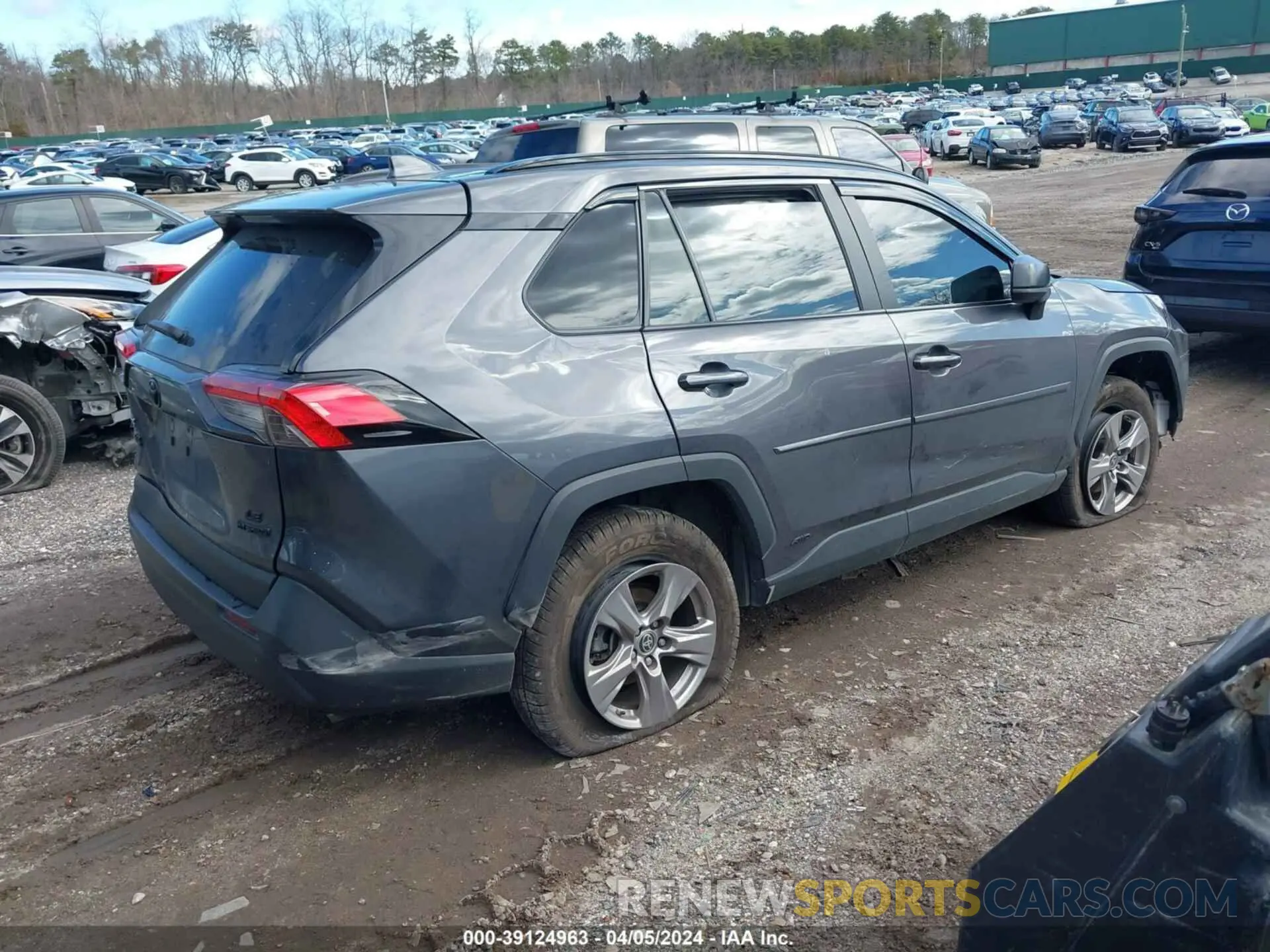 4 Фотография поврежденного автомобиля 2T3LWRFVXNW141003 TOYOTA RAV4 2022