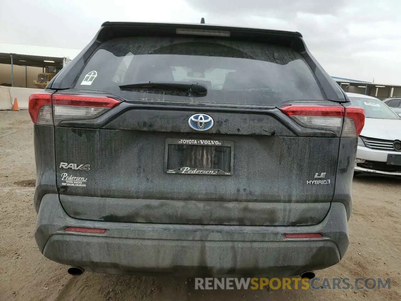 6 Photograph of a damaged car 2T3MWRFV2NW129710 TOYOTA RAV4 2022