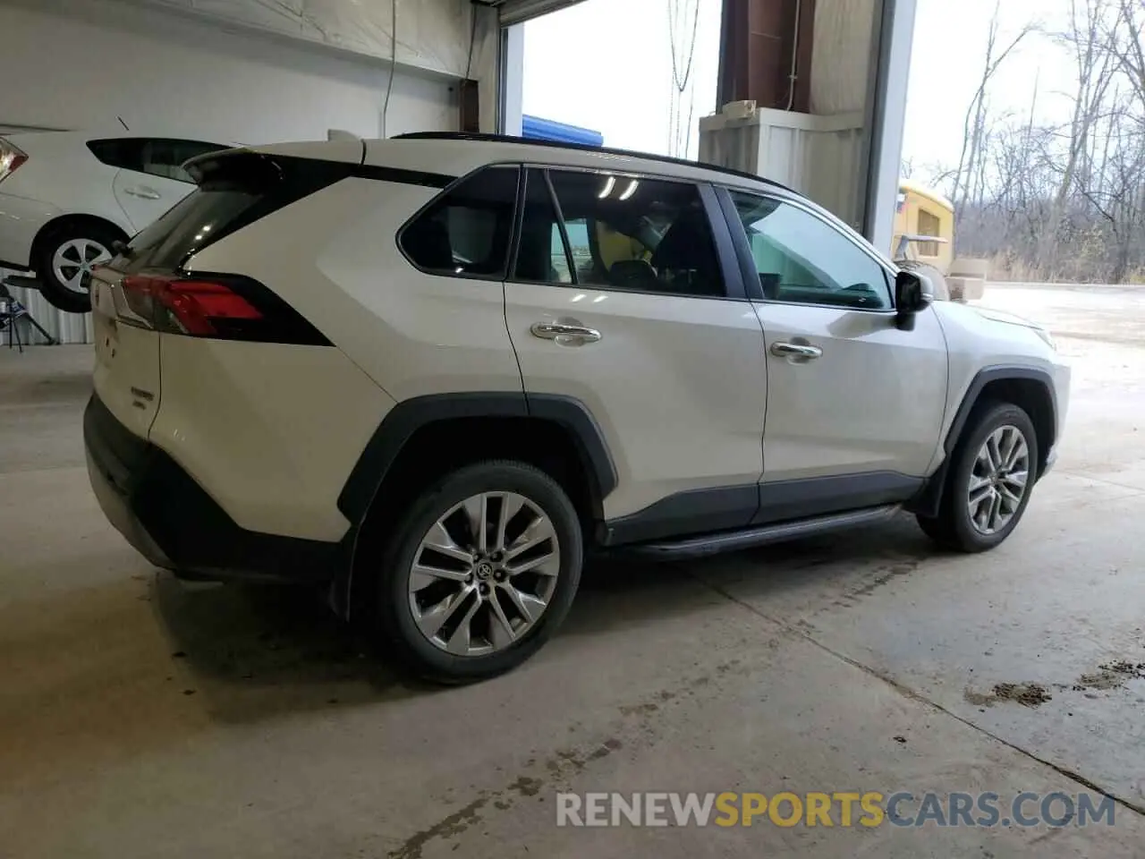 3 Photograph of a damaged car 2T3N1RFV2NW318909 TOYOTA RAV4 2022