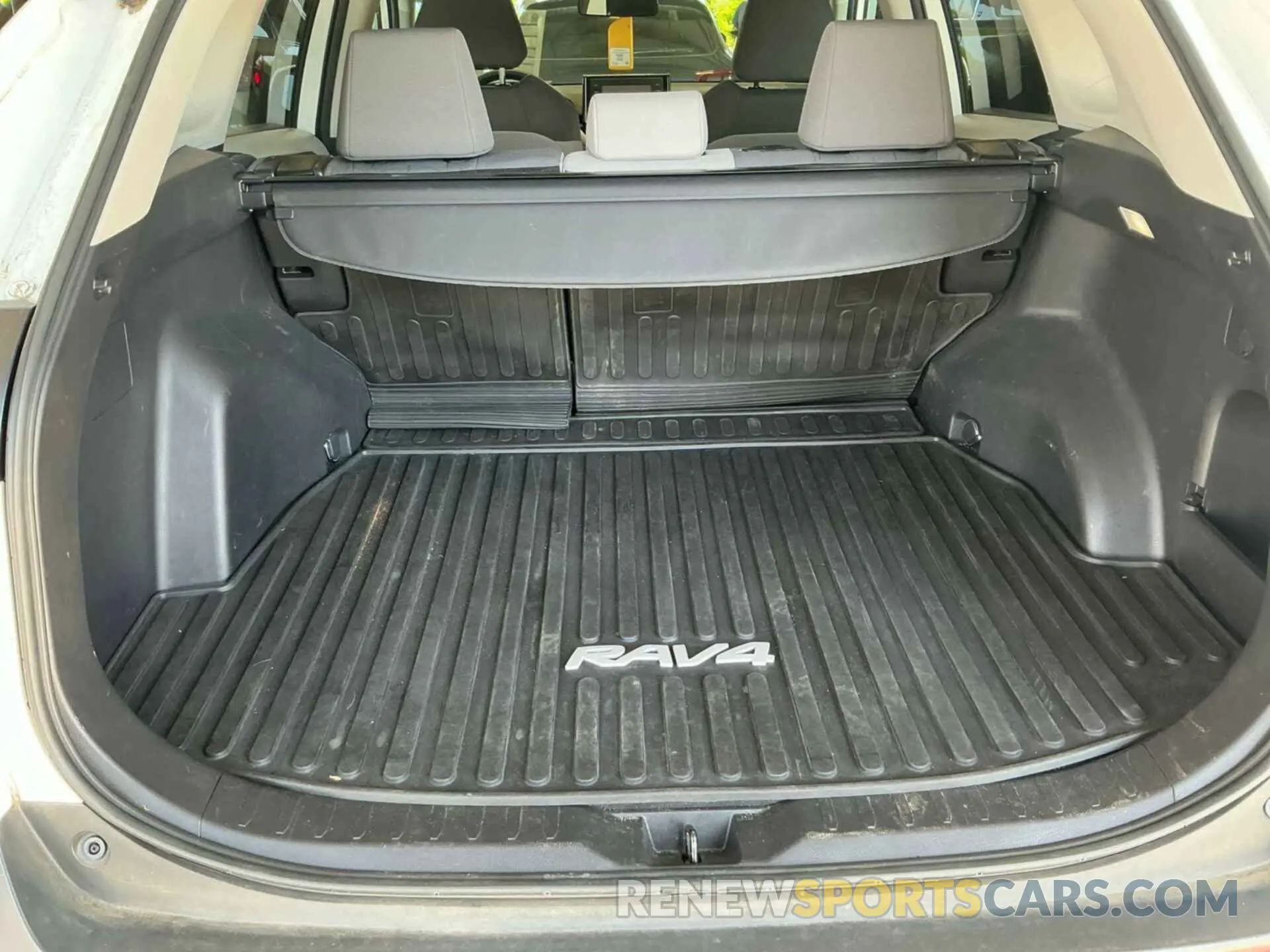 11 Фотография поврежденного автомобиля 2T3P1RFV0NC281871 TOYOTA RAV4 2022