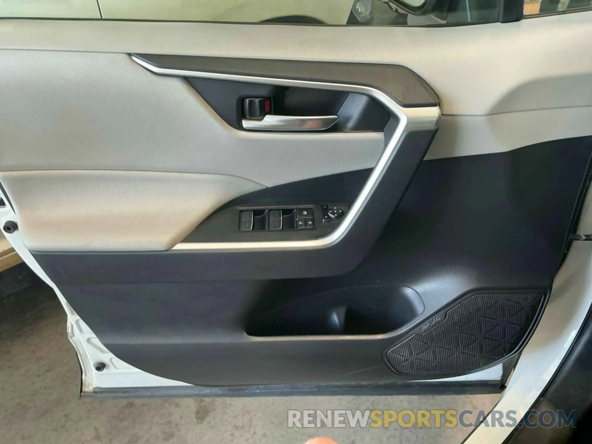 2 Фотография поврежденного автомобиля 2T3P1RFV0NC281871 TOYOTA RAV4 2022