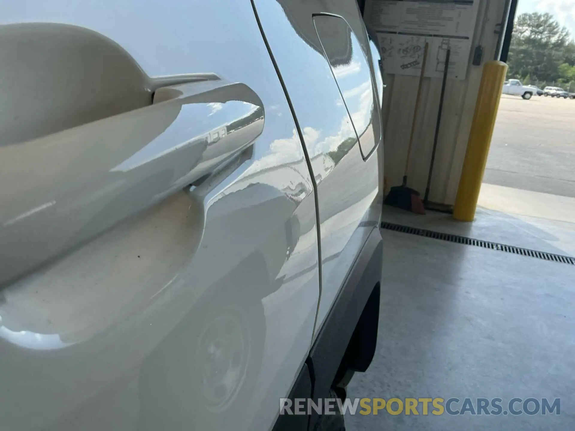 6 Фотография поврежденного автомобиля 2T3P1RFV0NC281871 TOYOTA RAV4 2022