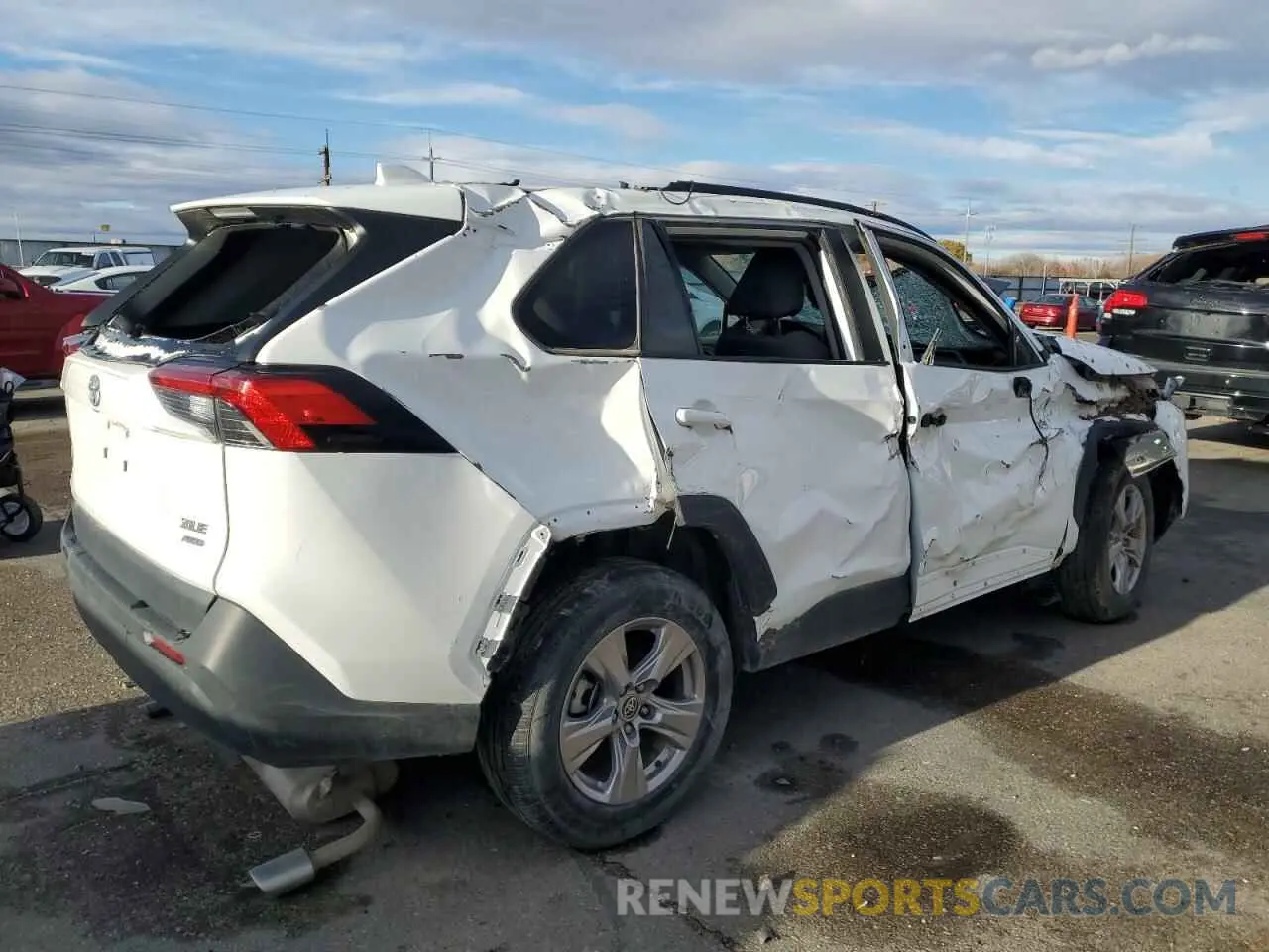 3 Фотография поврежденного автомобиля 2T3P1RFV0NW255267 TOYOTA RAV4 2022