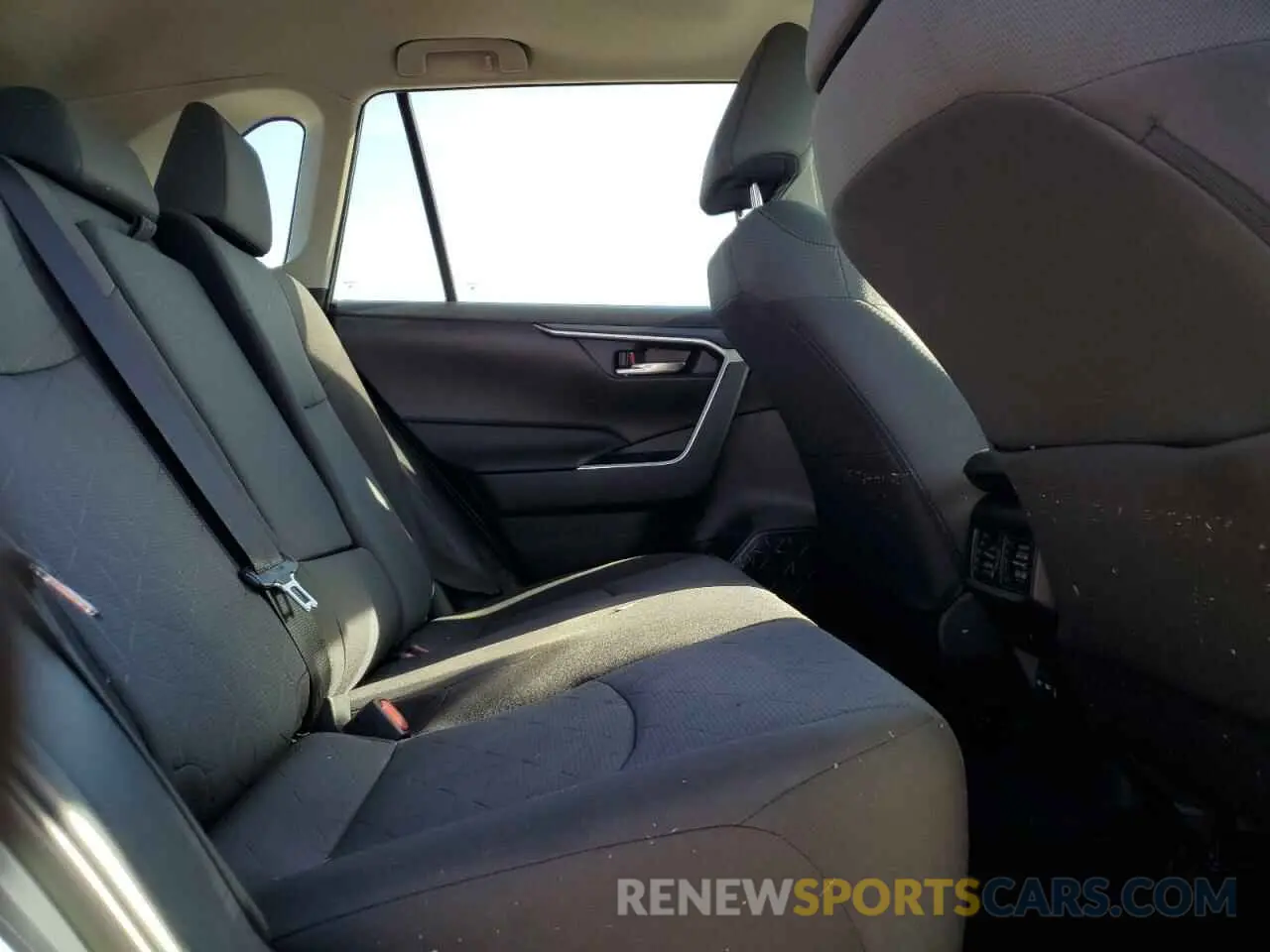 11 Фотография поврежденного автомобиля 2T3P1RFV0NW322269 TOYOTA RAV4 2022