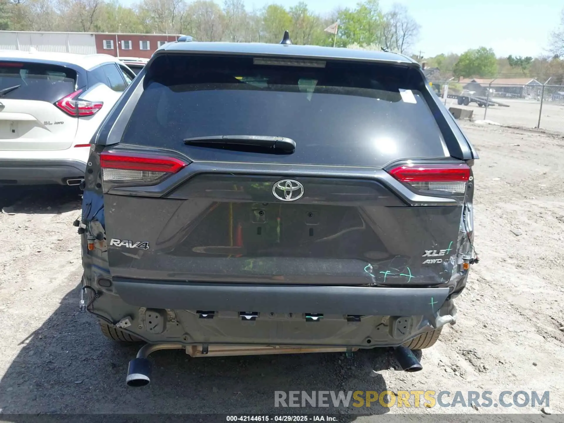 16 Photograph of a damaged car 2T3P1RFV1NC266912 TOYOTA RAV4 2022