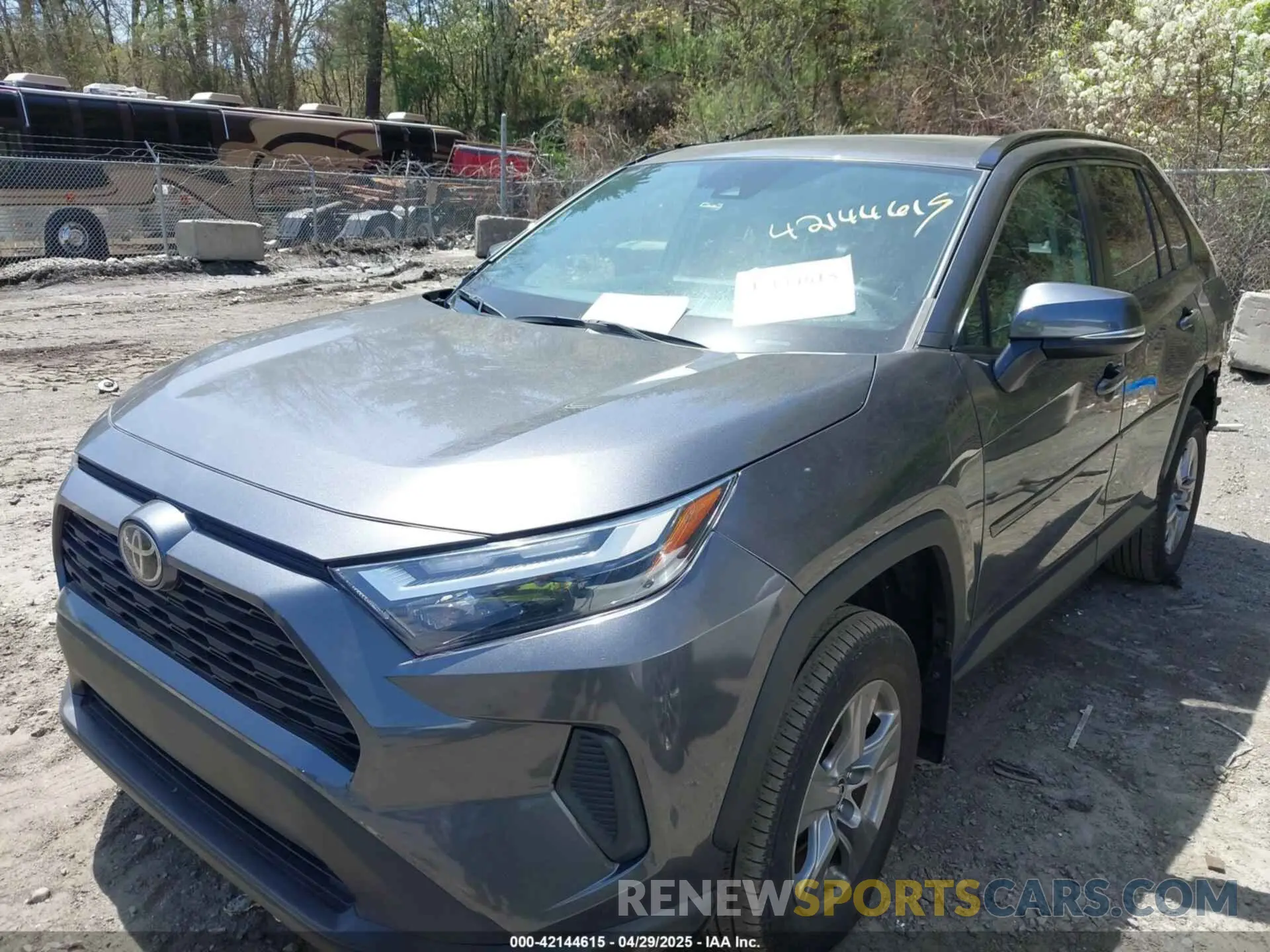 2 Photograph of a damaged car 2T3P1RFV1NC266912 TOYOTA RAV4 2022