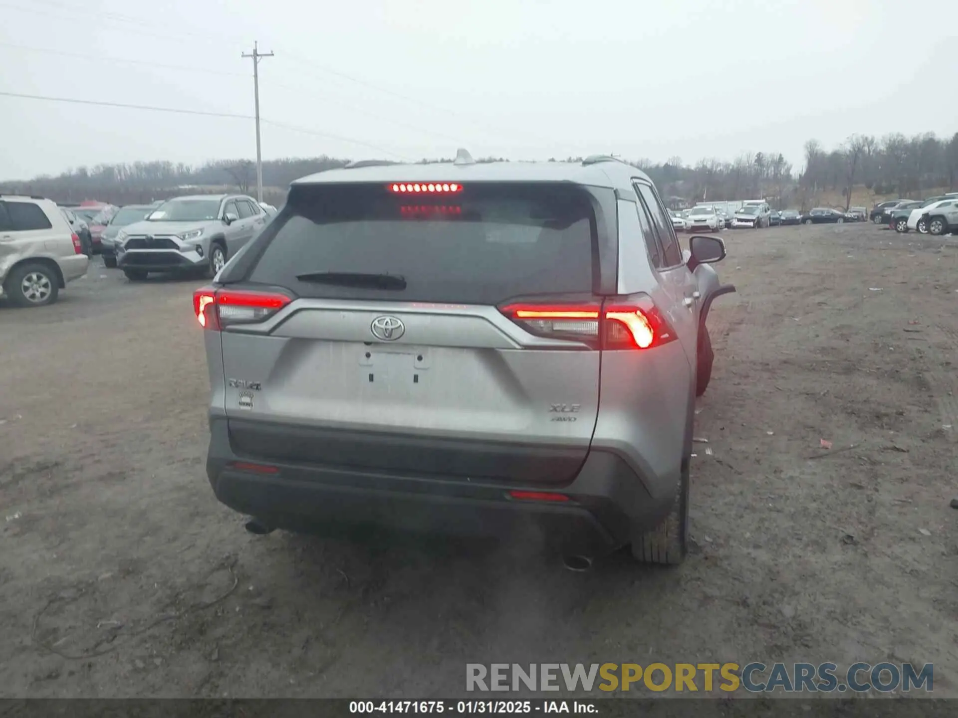 16 Photograph of a damaged car 2T3P1RFV1NC282608 TOYOTA RAV4 2022