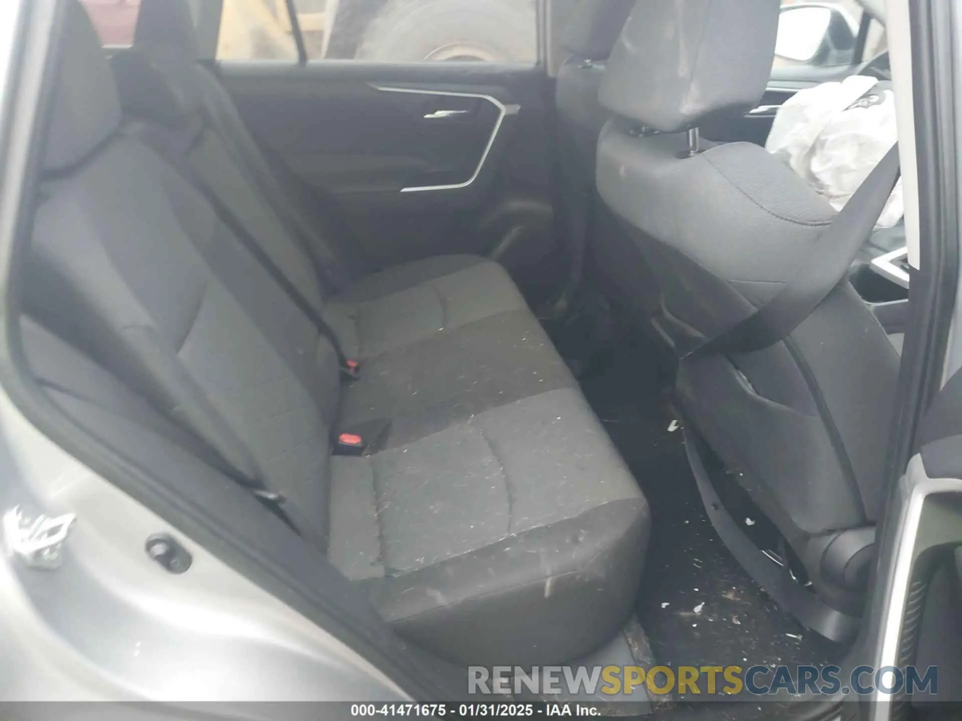 8 Photograph of a damaged car 2T3P1RFV1NC282608 TOYOTA RAV4 2022