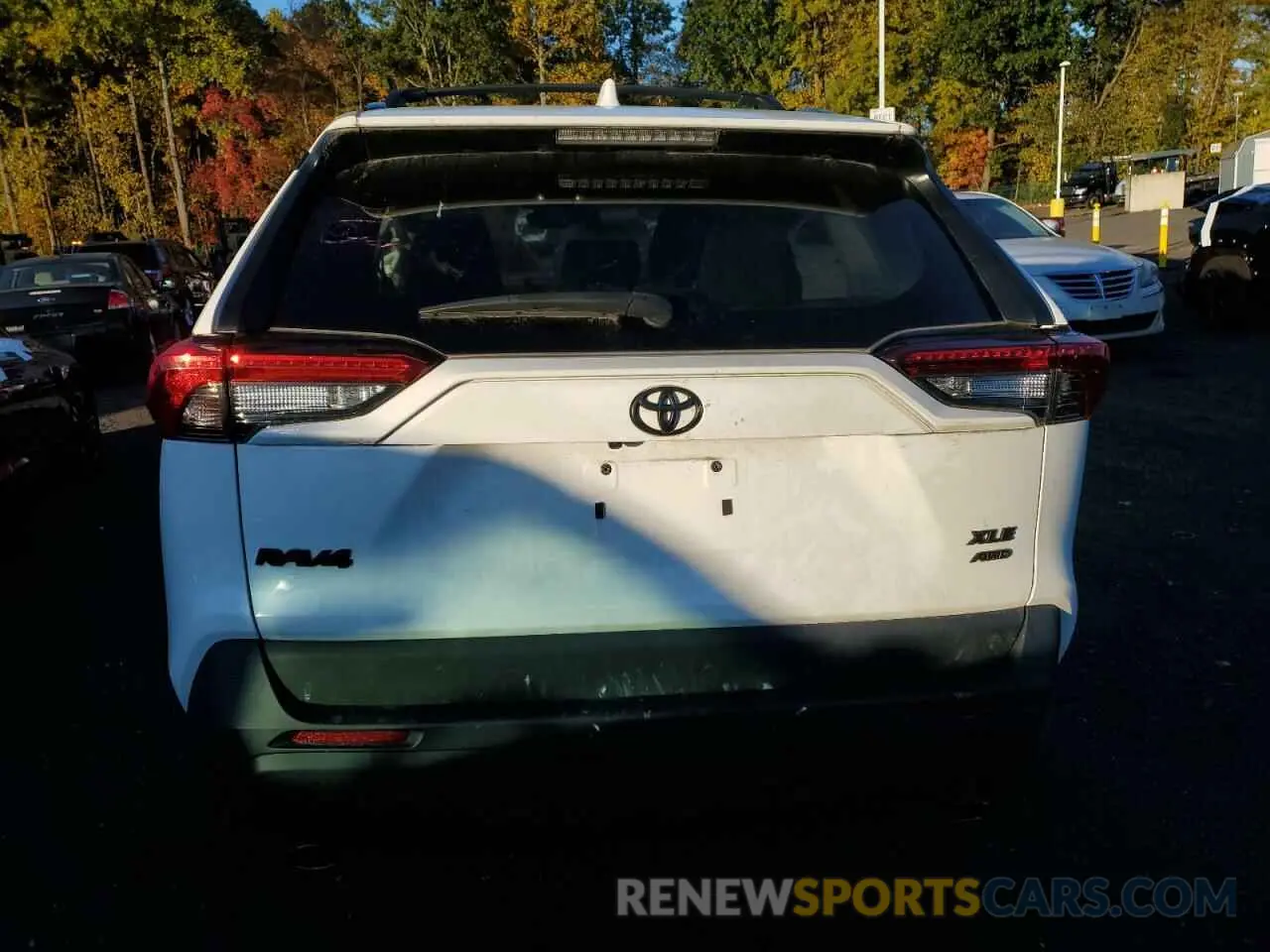 6 Photograph of a damaged car 2T3P1RFV2NC321030 TOYOTA RAV4 2022