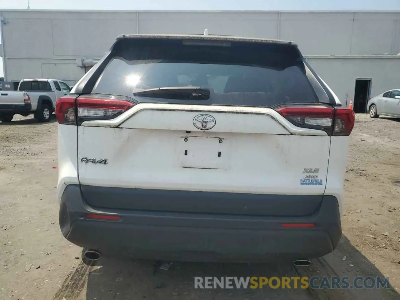 6 Photograph of a damaged car 2T3P1RFV3NC262019 TOYOTA RAV4 2022
