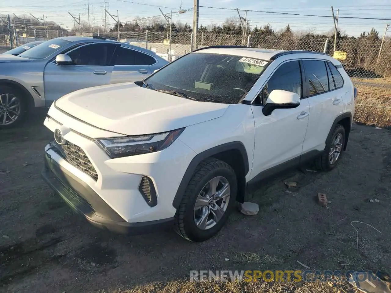 1 Photograph of a damaged car 2T3P1RFV3NC290693 TOYOTA RAV4 2022