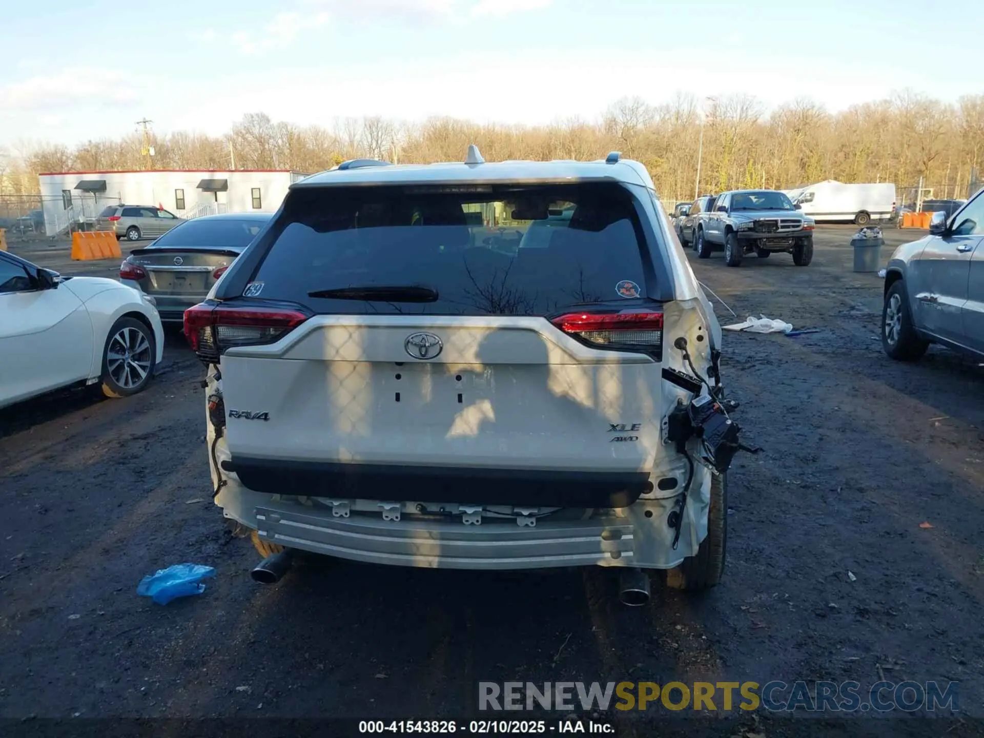 16 Photograph of a damaged car 2T3P1RFV4NC305332 TOYOTA RAV4 2022