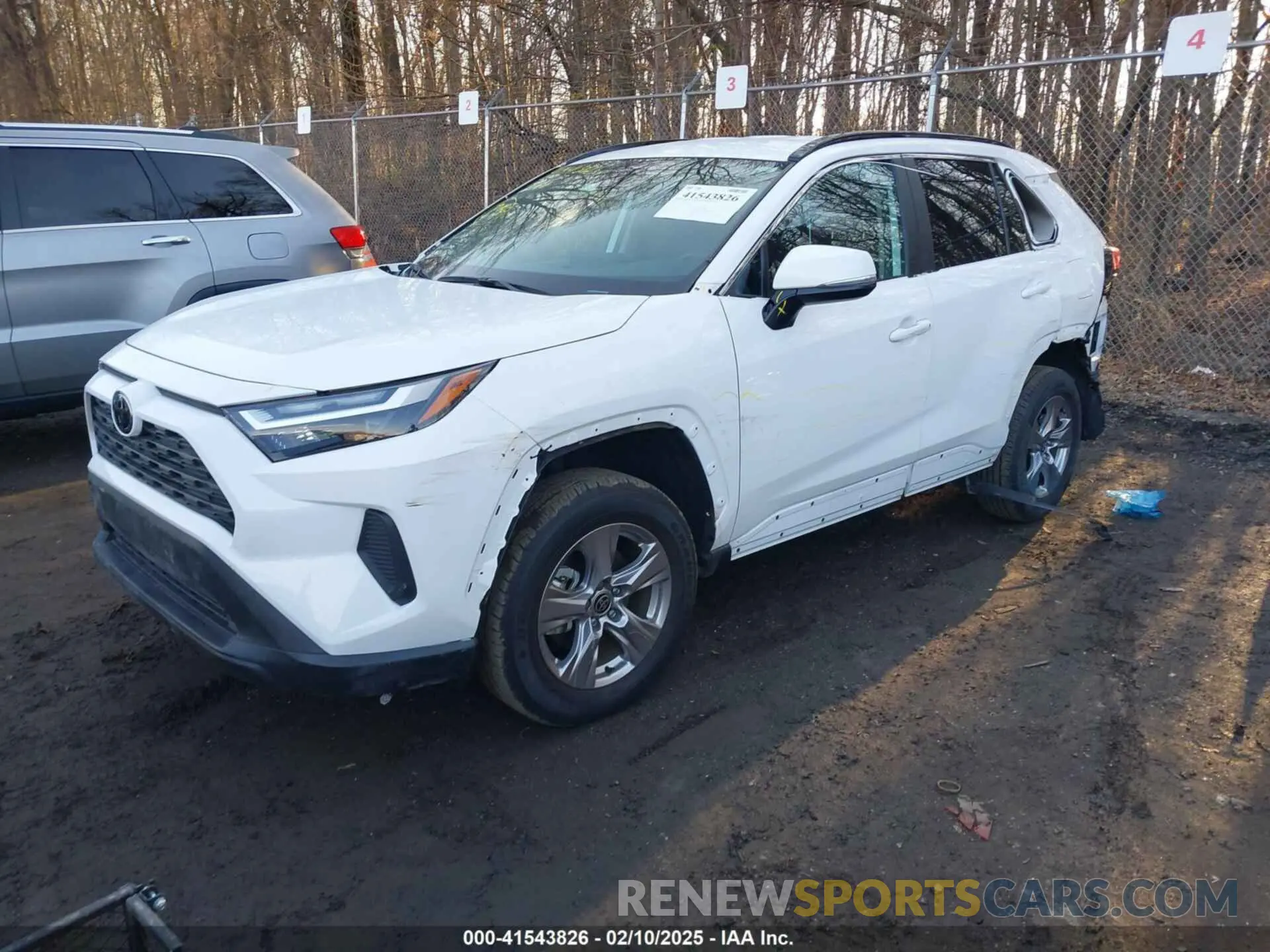 2 Photograph of a damaged car 2T3P1RFV4NC305332 TOYOTA RAV4 2022