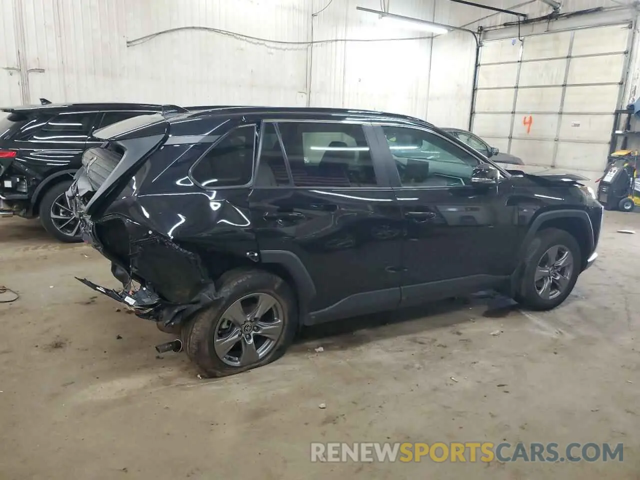 3 Photograph of a damaged car 2T3P1RFV5NC263544 TOYOTA RAV4 2022