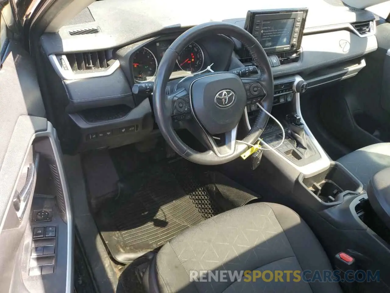 8 Photograph of a damaged car 2T3P1RFV5NC263544 TOYOTA RAV4 2022