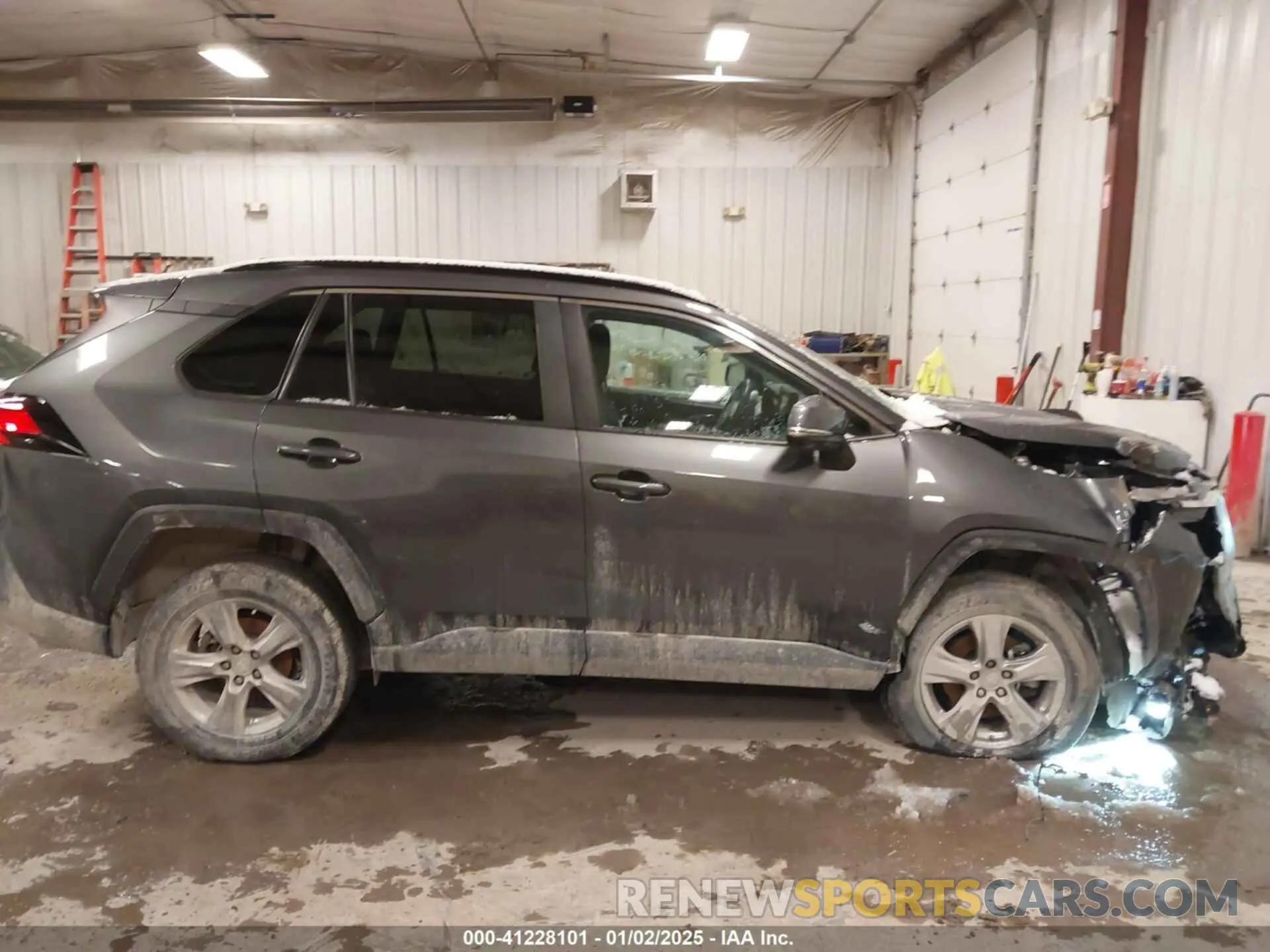 13 Фотография поврежденного автомобиля 2T3P1RFV5NC303833 TOYOTA RAV4 2022