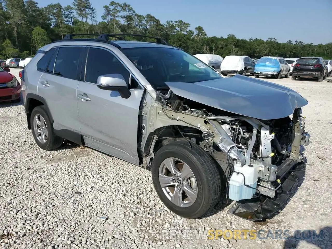 4 Photograph of a damaged car 2T3P1RFV5NW301742 TOYOTA RAV4 2022