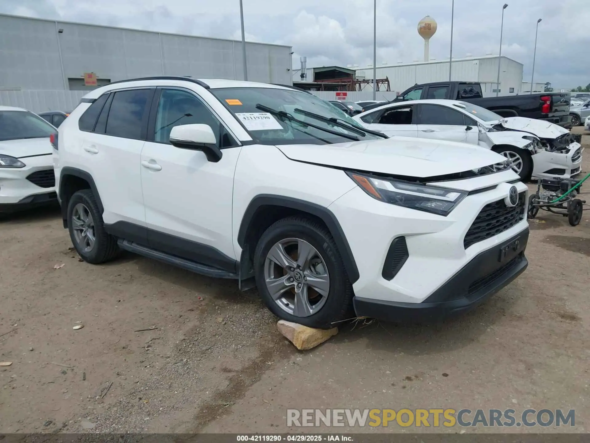 1 Photograph of a damaged car 2T3P1RFV6NC268137 TOYOTA RAV4 2022