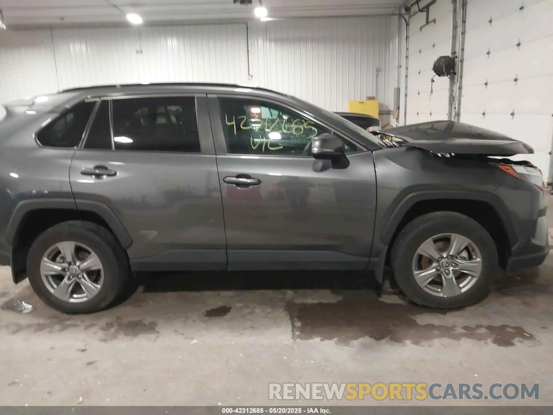 13 Photograph of a damaged car 2T3P1RFV7NC262749 TOYOTA RAV4 2022