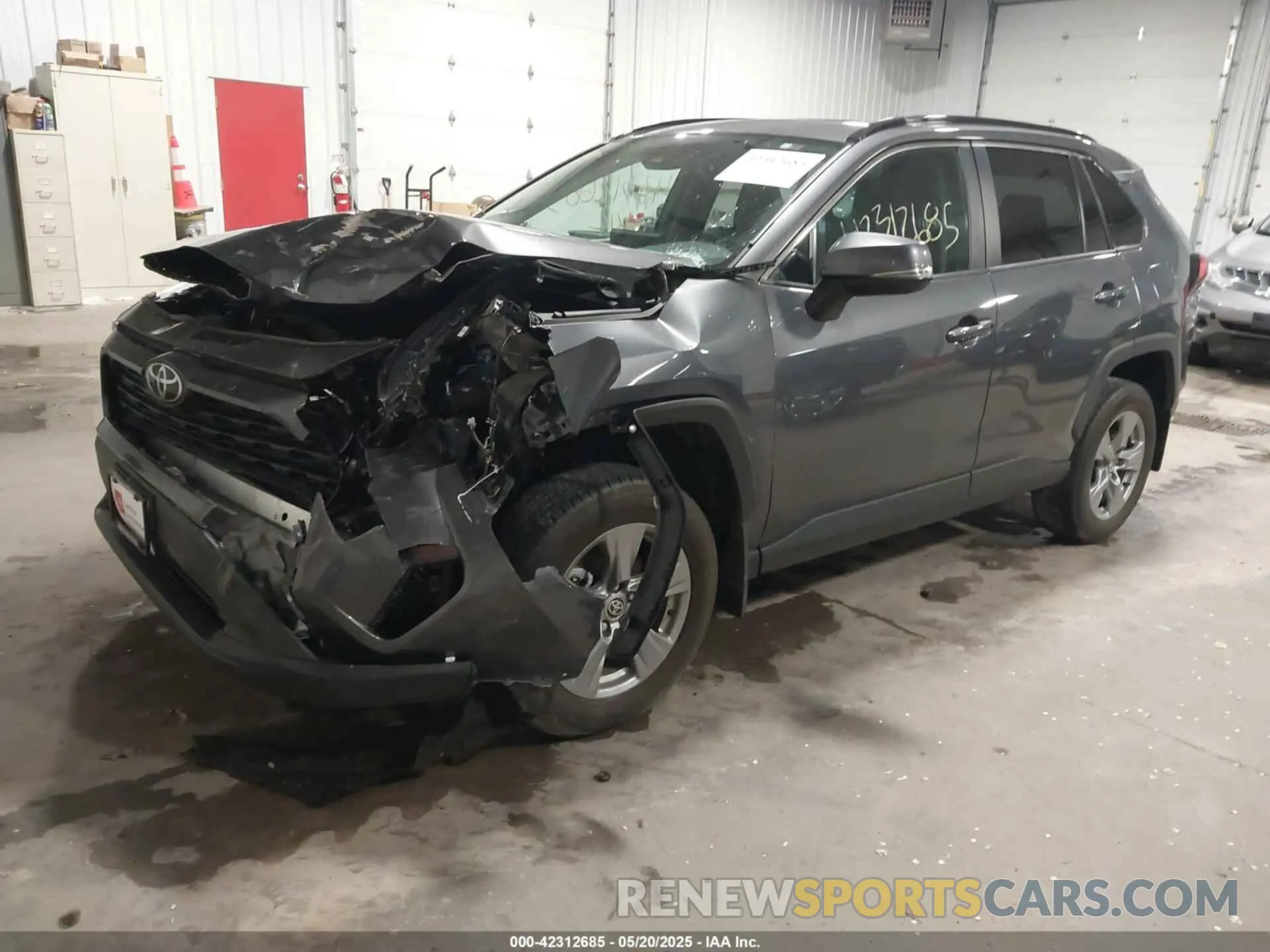 2 Photograph of a damaged car 2T3P1RFV7NC262749 TOYOTA RAV4 2022
