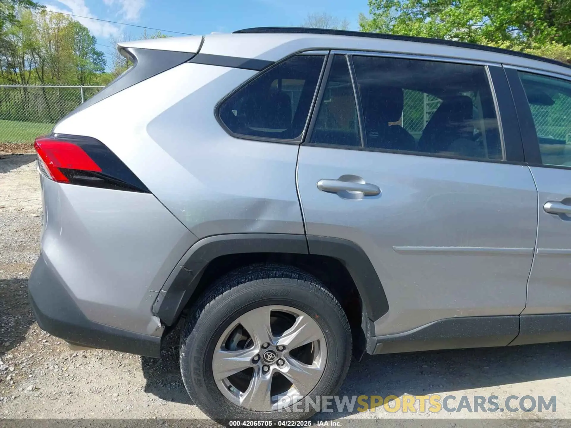 18 Фотография поврежденного автомобиля 2T3P1RFV7NC315451 TOYOTA RAV4 2022