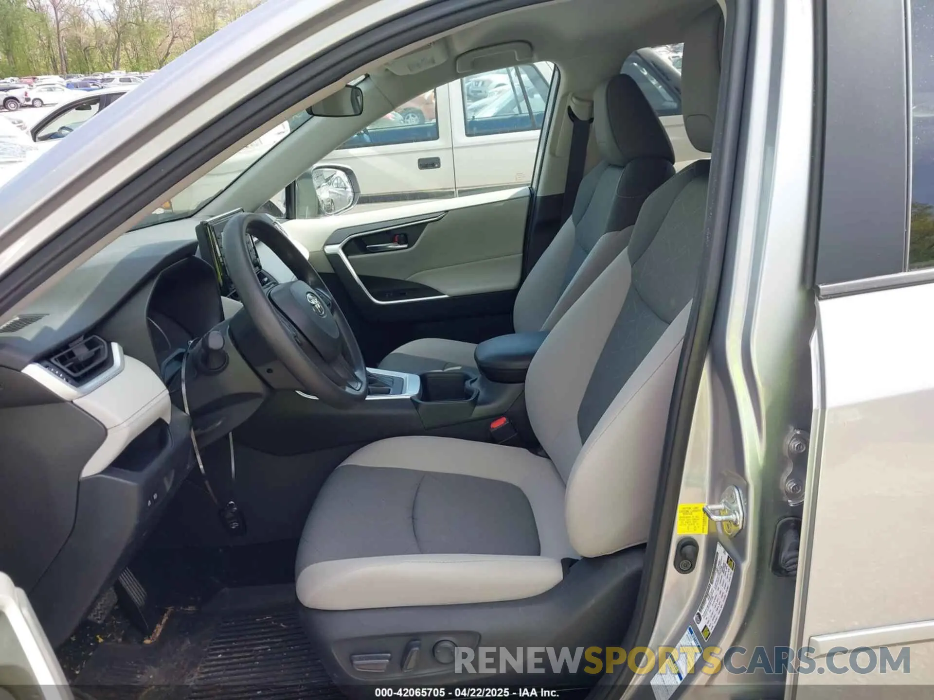 5 Фотография поврежденного автомобиля 2T3P1RFV7NC315451 TOYOTA RAV4 2022