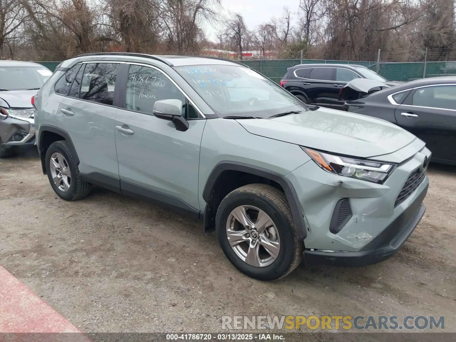 1 Photograph of a damaged car 2T3P1RFV7NW294423 TOYOTA RAV4 2022