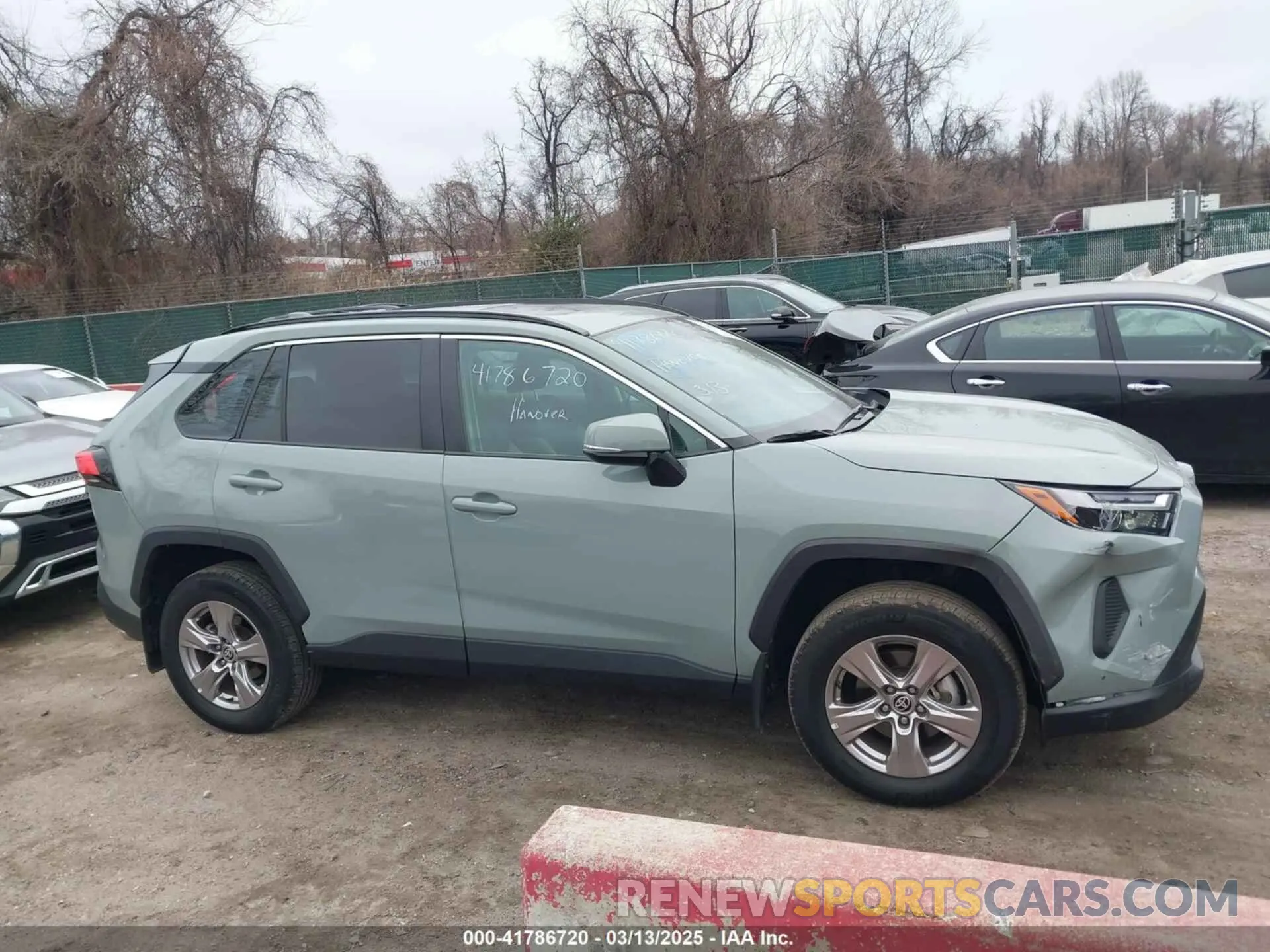13 Photograph of a damaged car 2T3P1RFV7NW294423 TOYOTA RAV4 2022