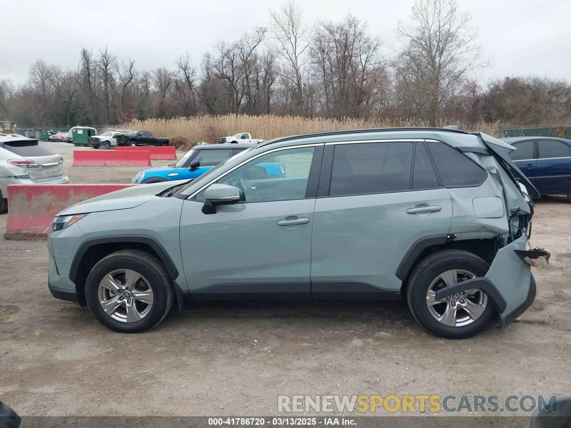 14 Photograph of a damaged car 2T3P1RFV7NW294423 TOYOTA RAV4 2022