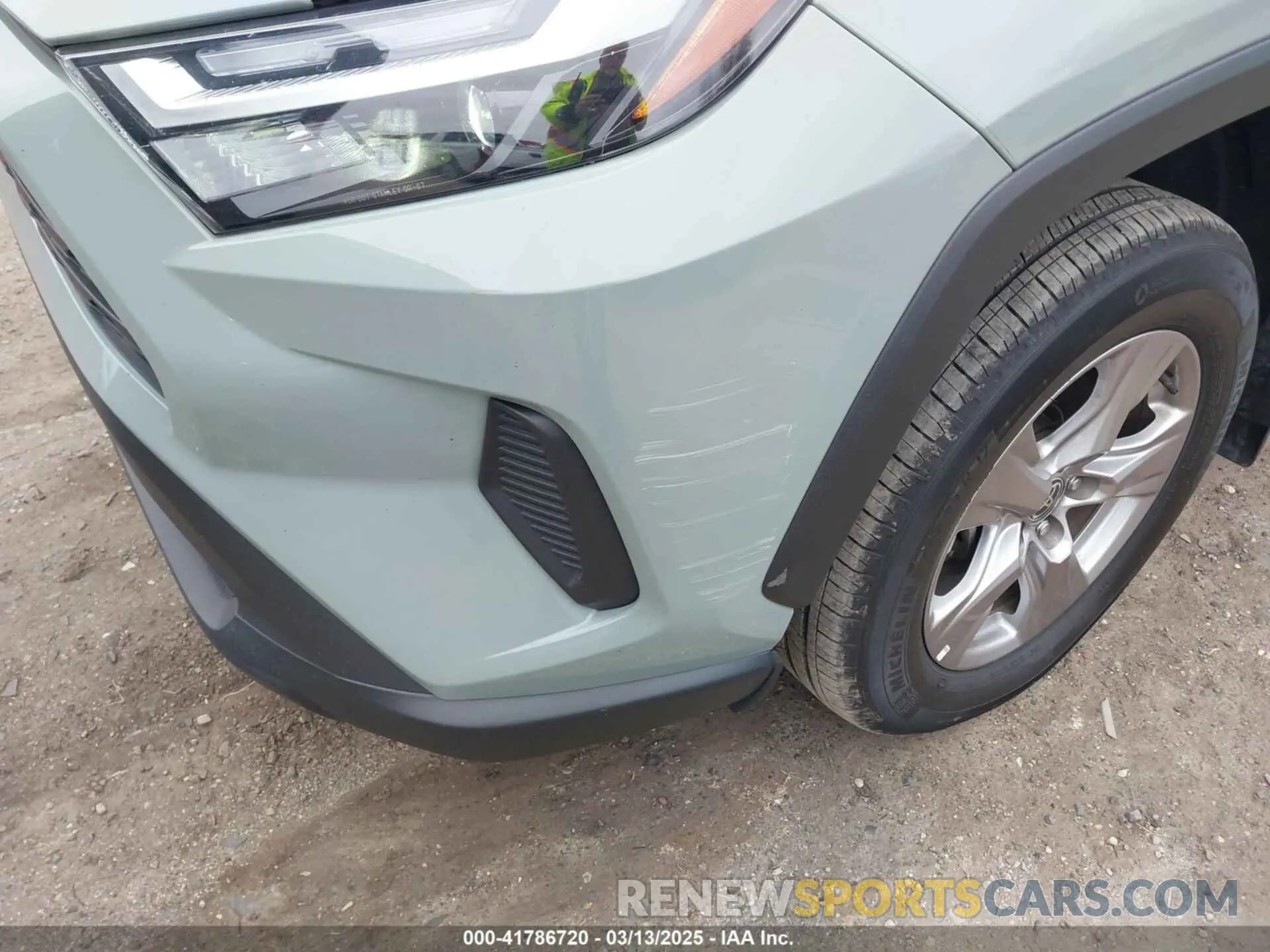 17 Photograph of a damaged car 2T3P1RFV7NW294423 TOYOTA RAV4 2022