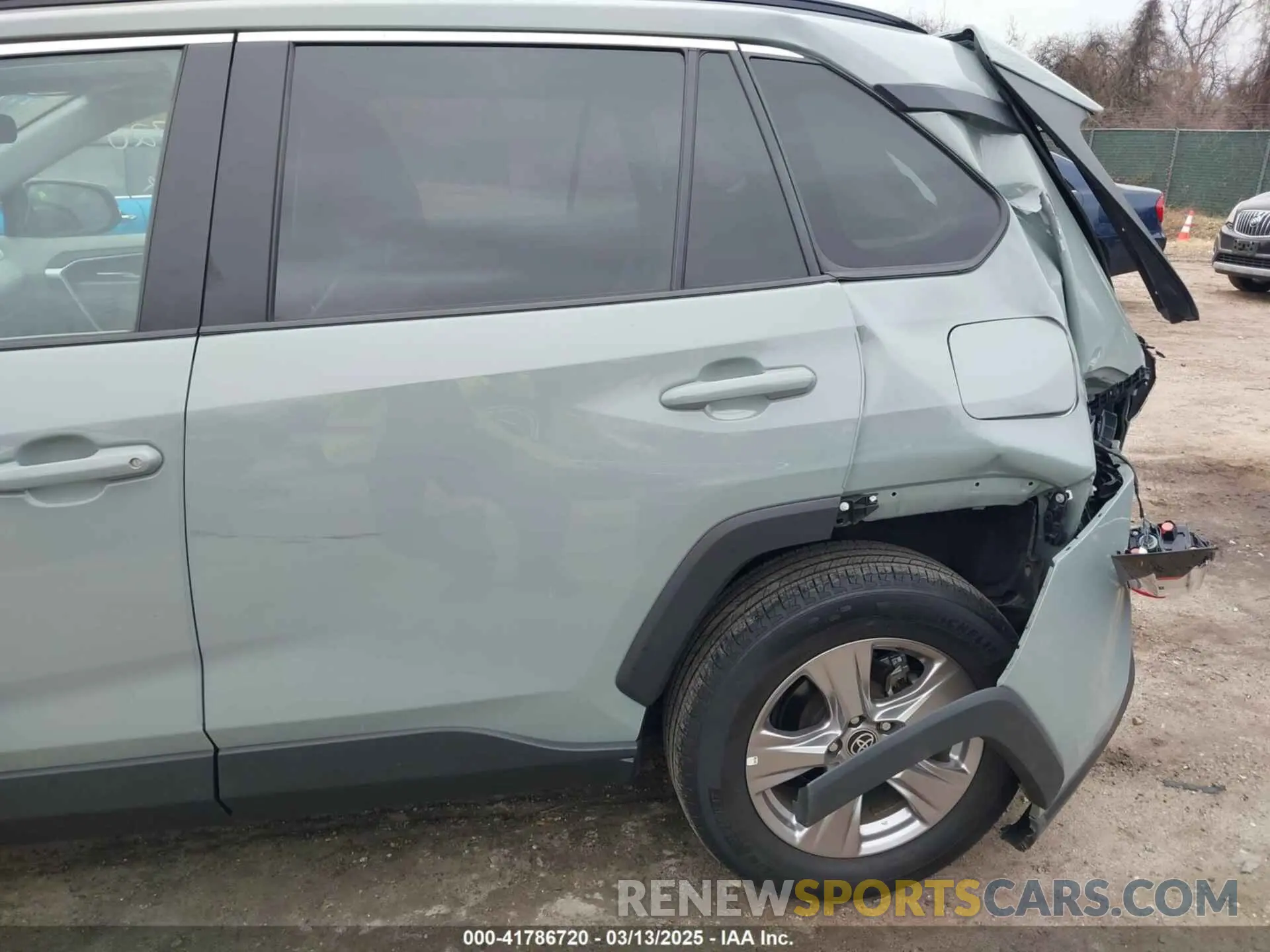 18 Photograph of a damaged car 2T3P1RFV7NW294423 TOYOTA RAV4 2022